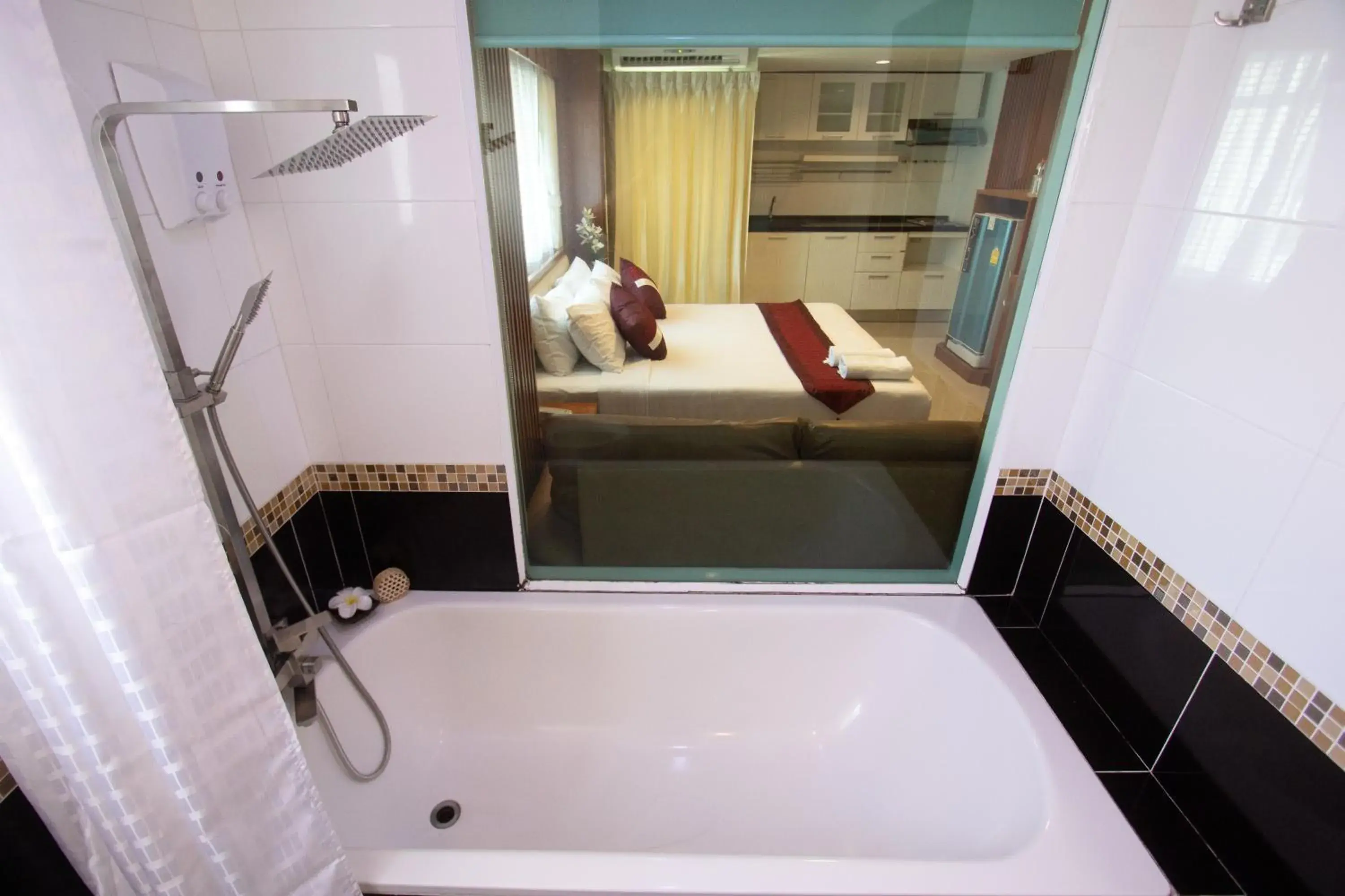 Bathroom in Gusto Pratunam Hotel