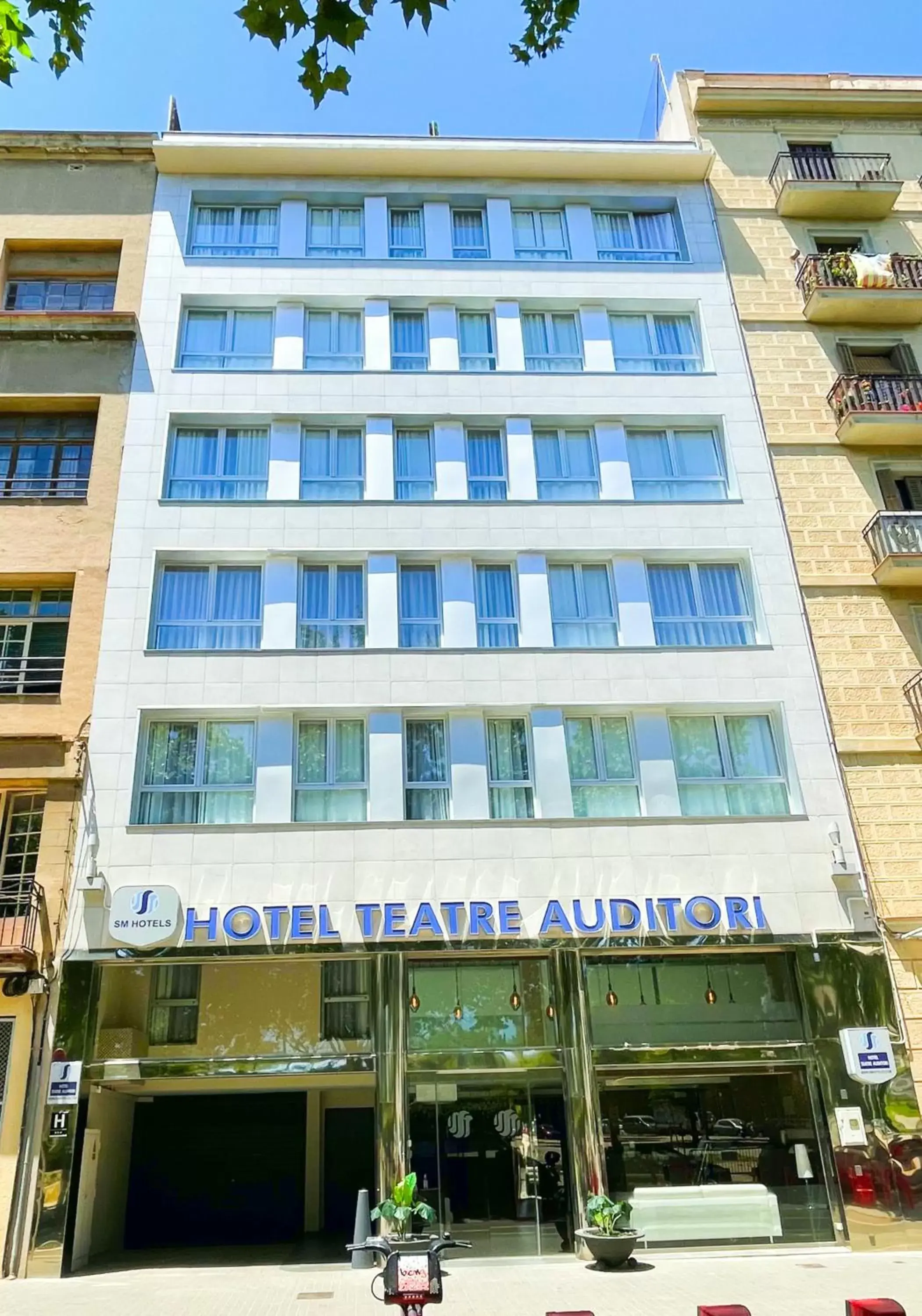 Property Building in SM Hotel Teatre Auditori