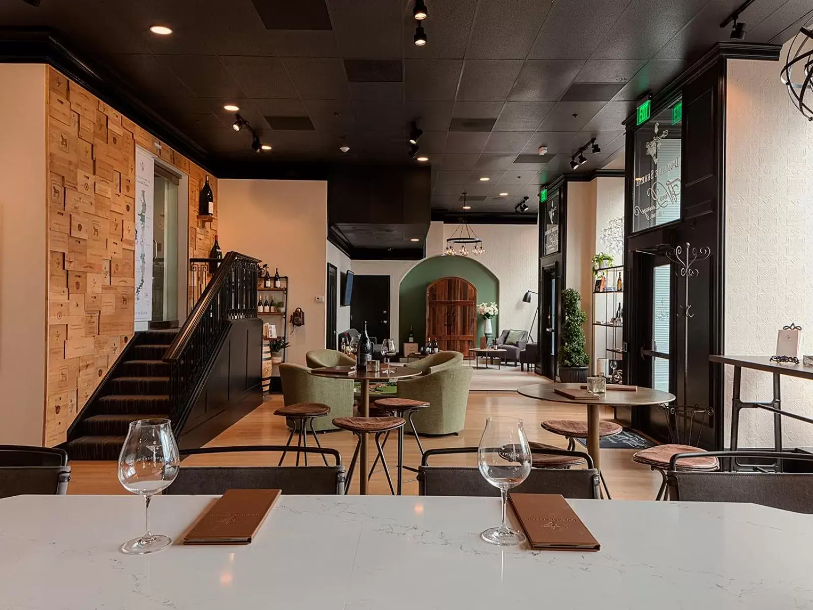 Lounge or bar in Sentinel Hotel Lounge or bar in Sentinel Hotel