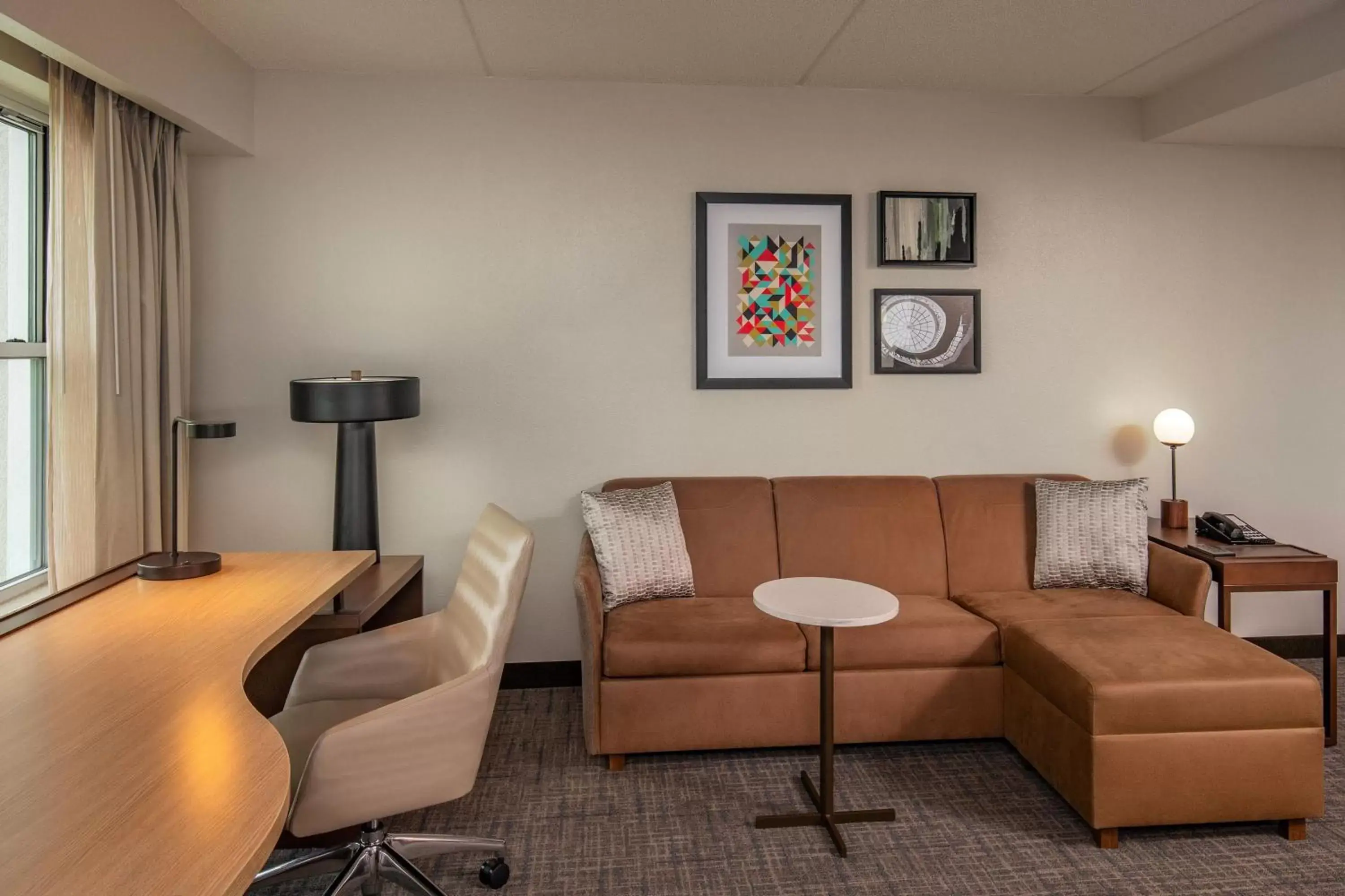 Photo of the whole room, Seating Area in Residence Inn by Marriott Norfolk Airport