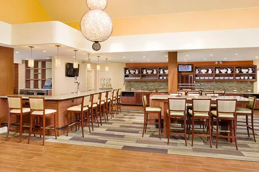 Lounge or bar, Restaurant/Places to Eat in Hyatt House LAX Manhattan Beach