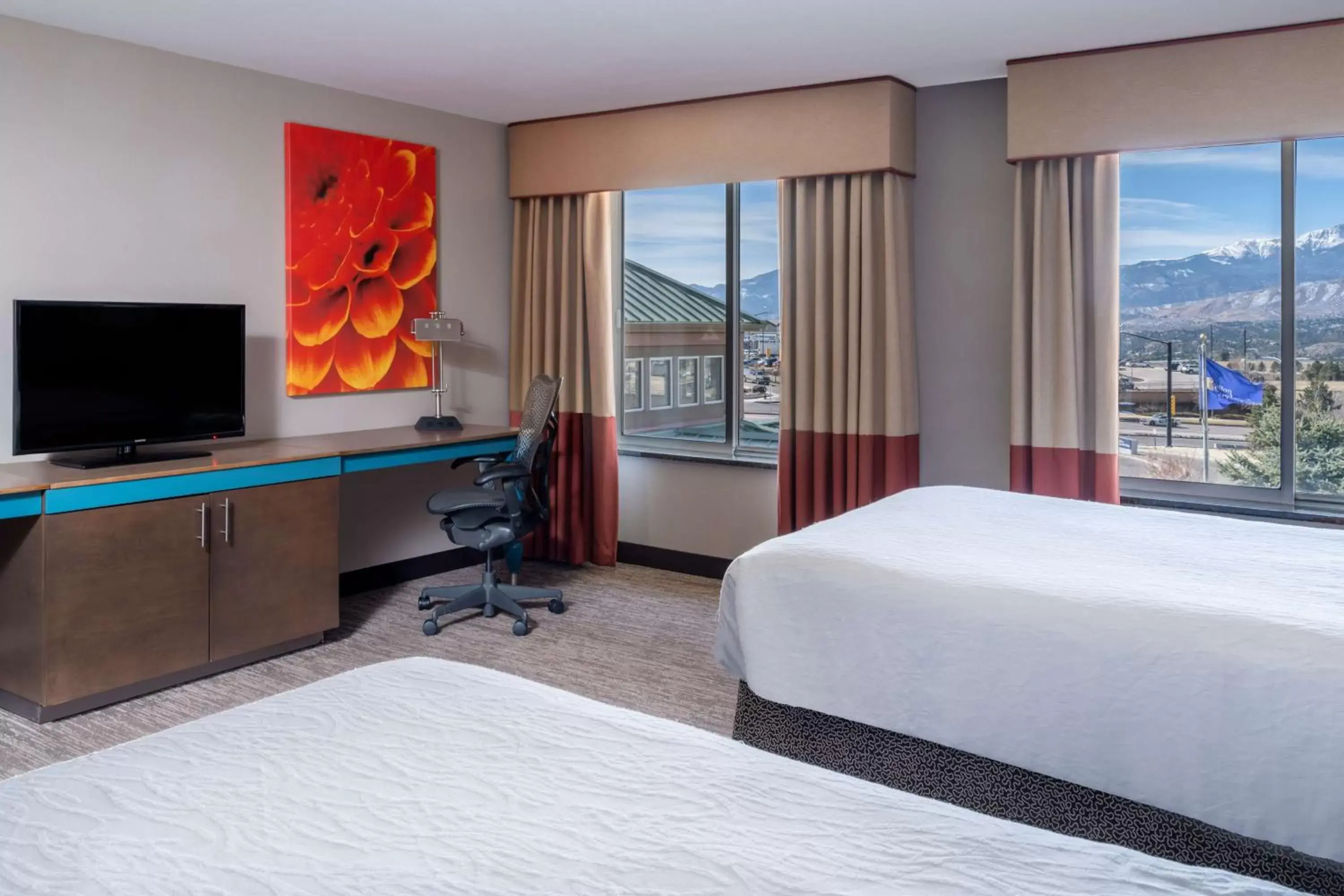 Bedroom, Bed in Hilton Garden Inn Colorado Springs