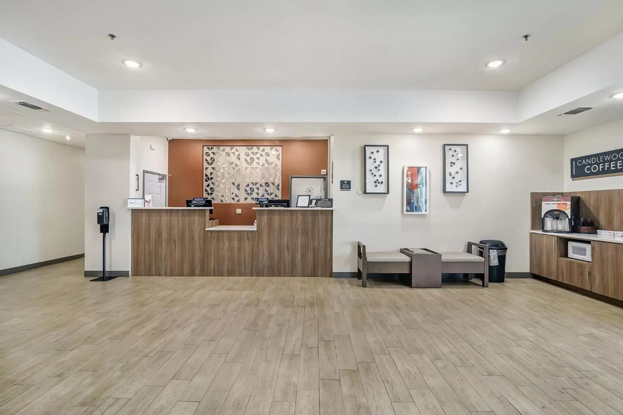 Lobby or reception, Lobby/Reception in Candlewood Suites Longview, an IHG Hotel