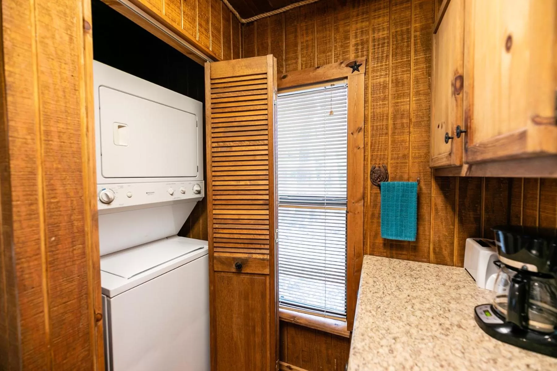 laundry, Kitchen/Kitchenette in Walnut Canyon Cabins
