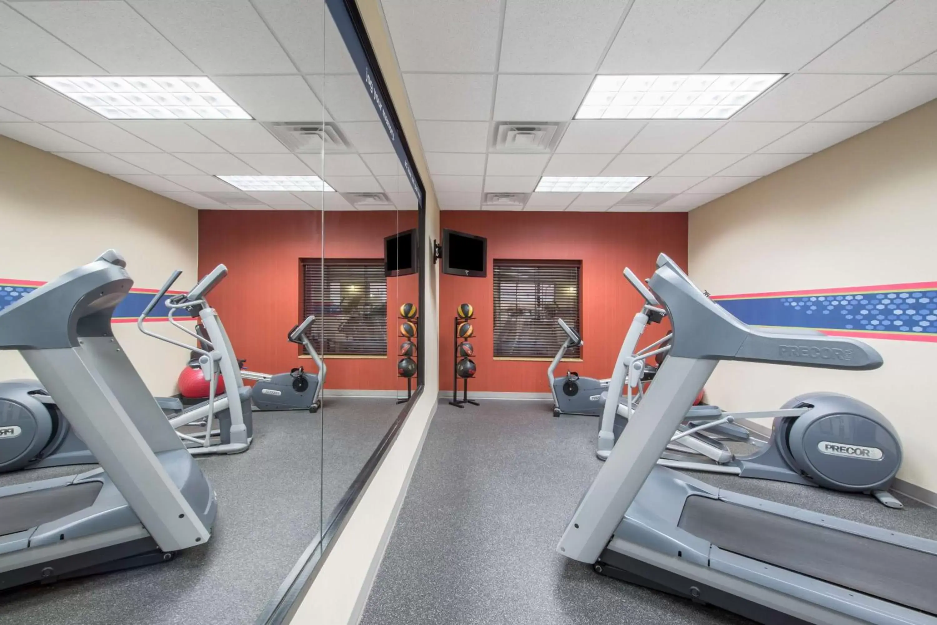 Fitness centre/facilities, Fitness Center/Facilities in Hampton Inn & Suites Oklahoma City - South