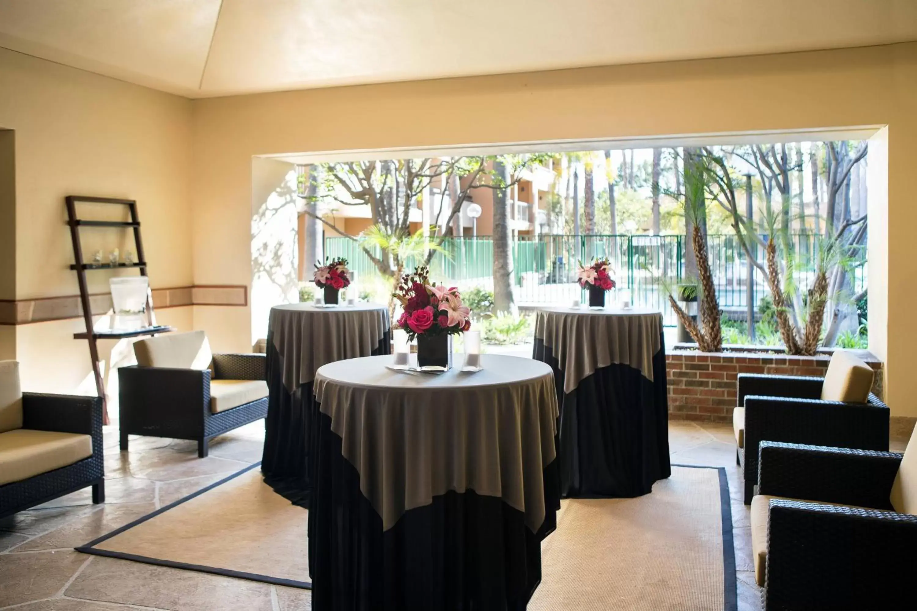 Lounge or bar in Courtyard Los Angeles Torrance/Palos Verdes