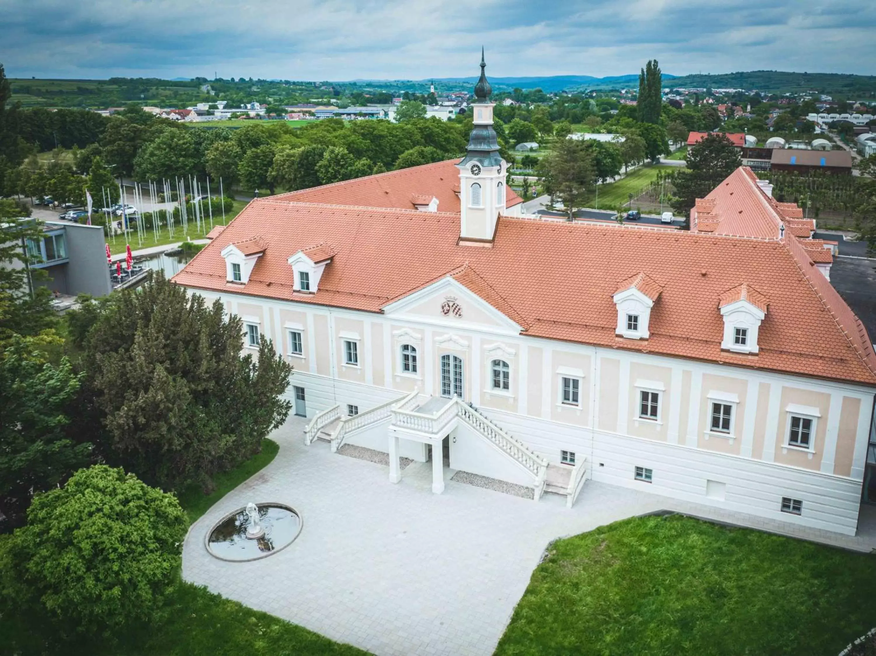 Property building, Bird's-eye View in Schloss Haindorf
