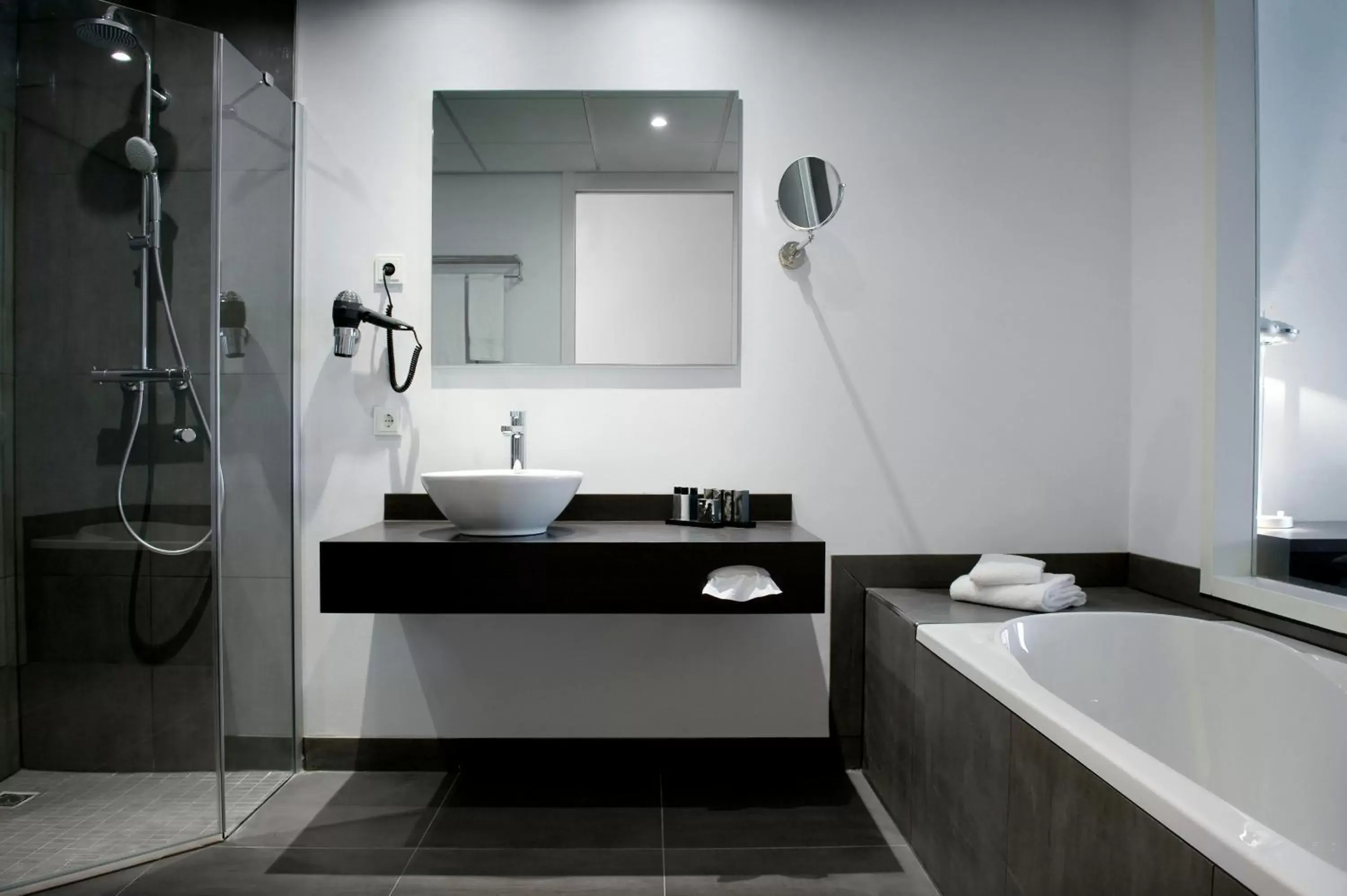 Bathroom in Inntel Hotels Amsterdam Zaandam