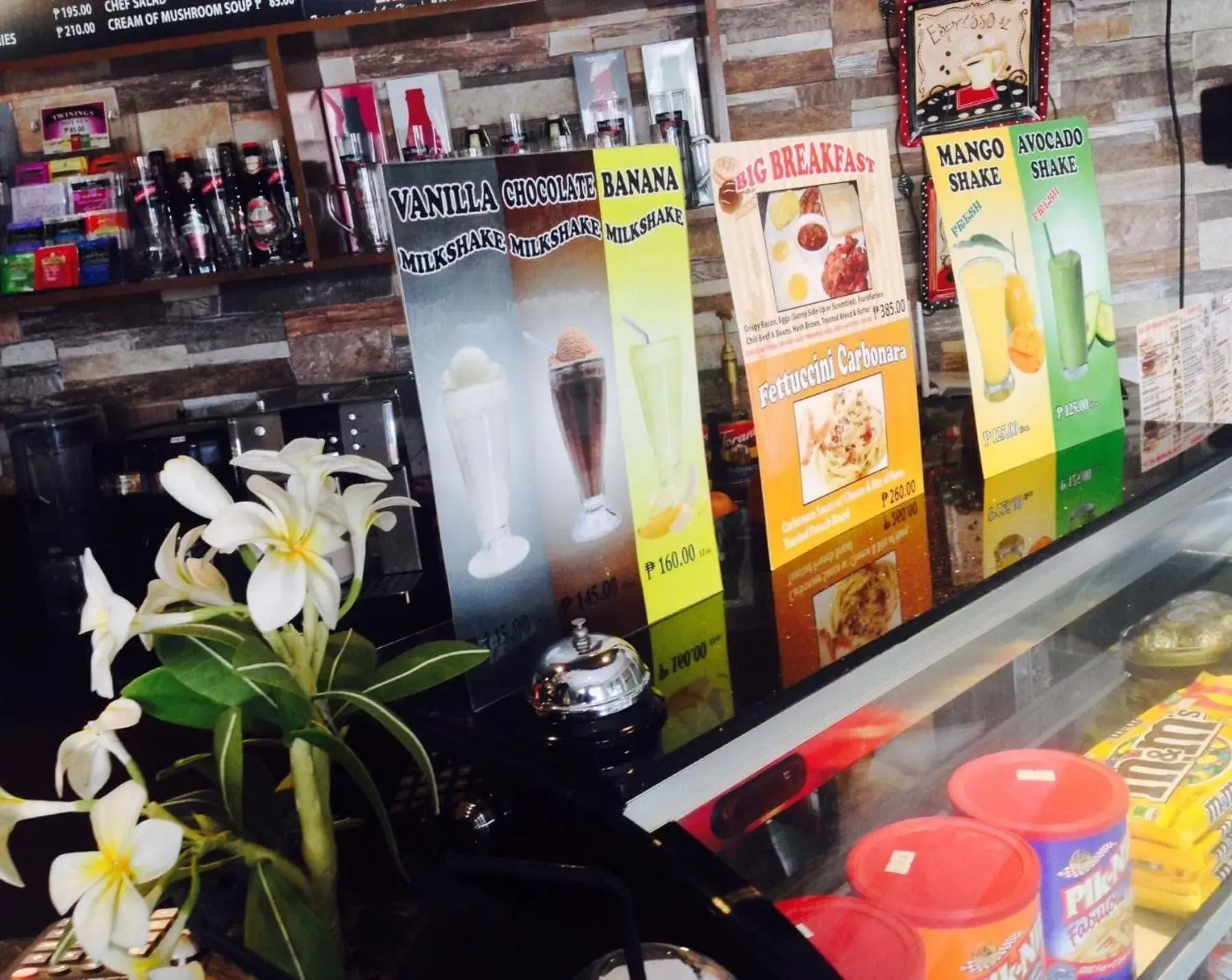 Restaurant/places to eat in Prism Hotel Restaurant/places to eat in Prism Hotel