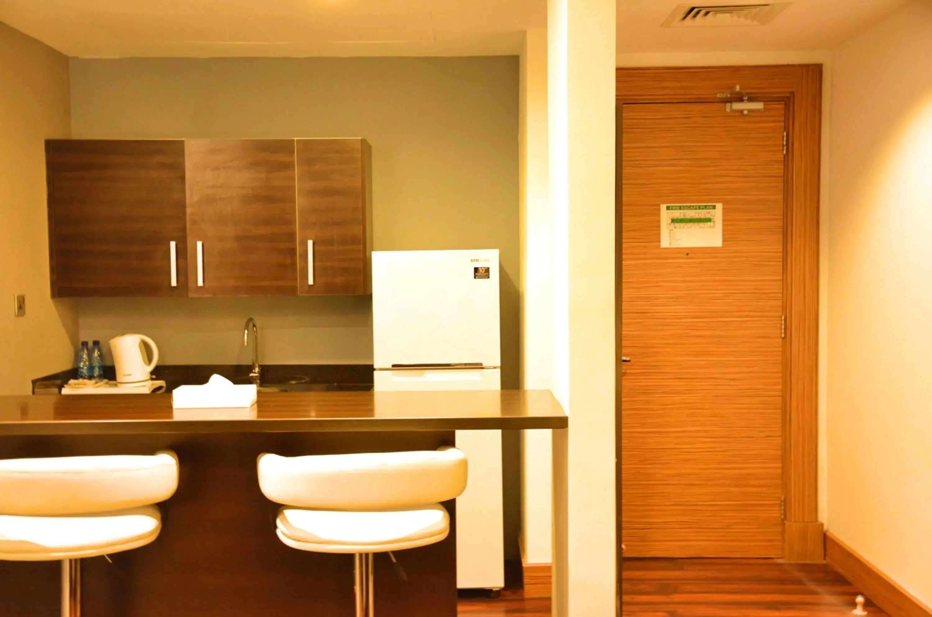 Kitchen or kitchenette, Kitchen/Kitchenette in Blaire Executive Suites