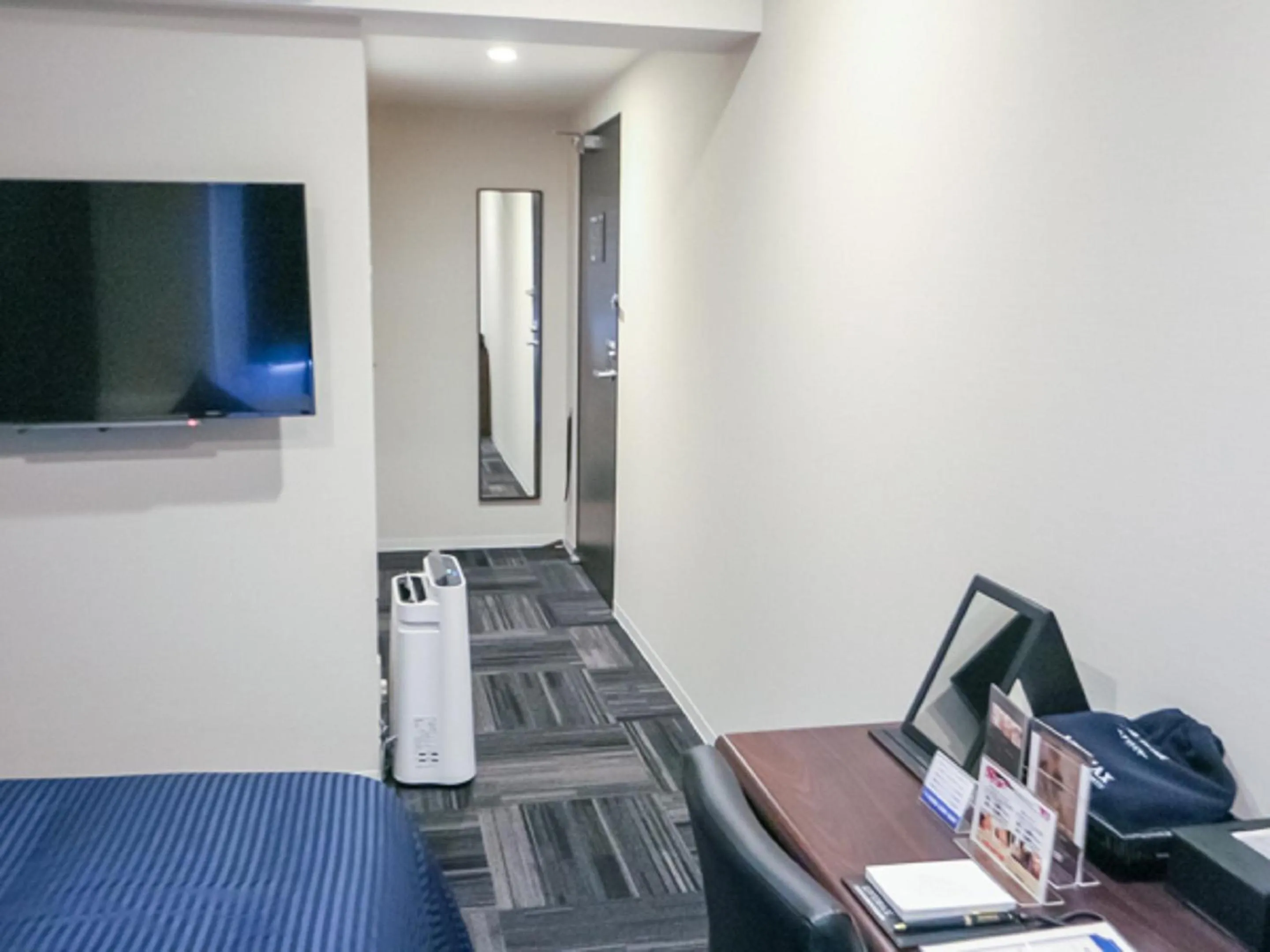 Photo of the whole room in HOTEL LiVEMAX Takadanobaba Ekimae