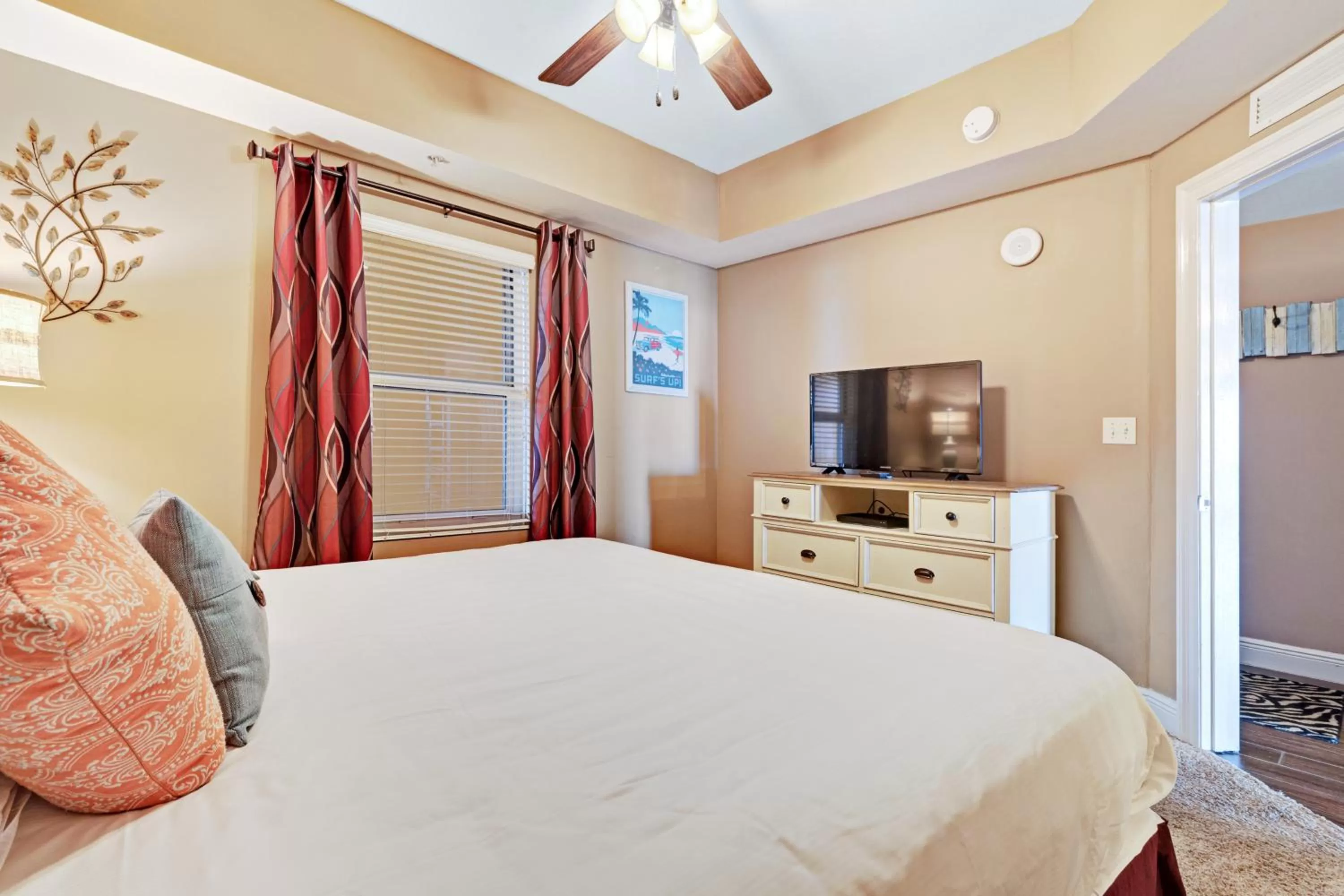 Bed in Calypso Resort