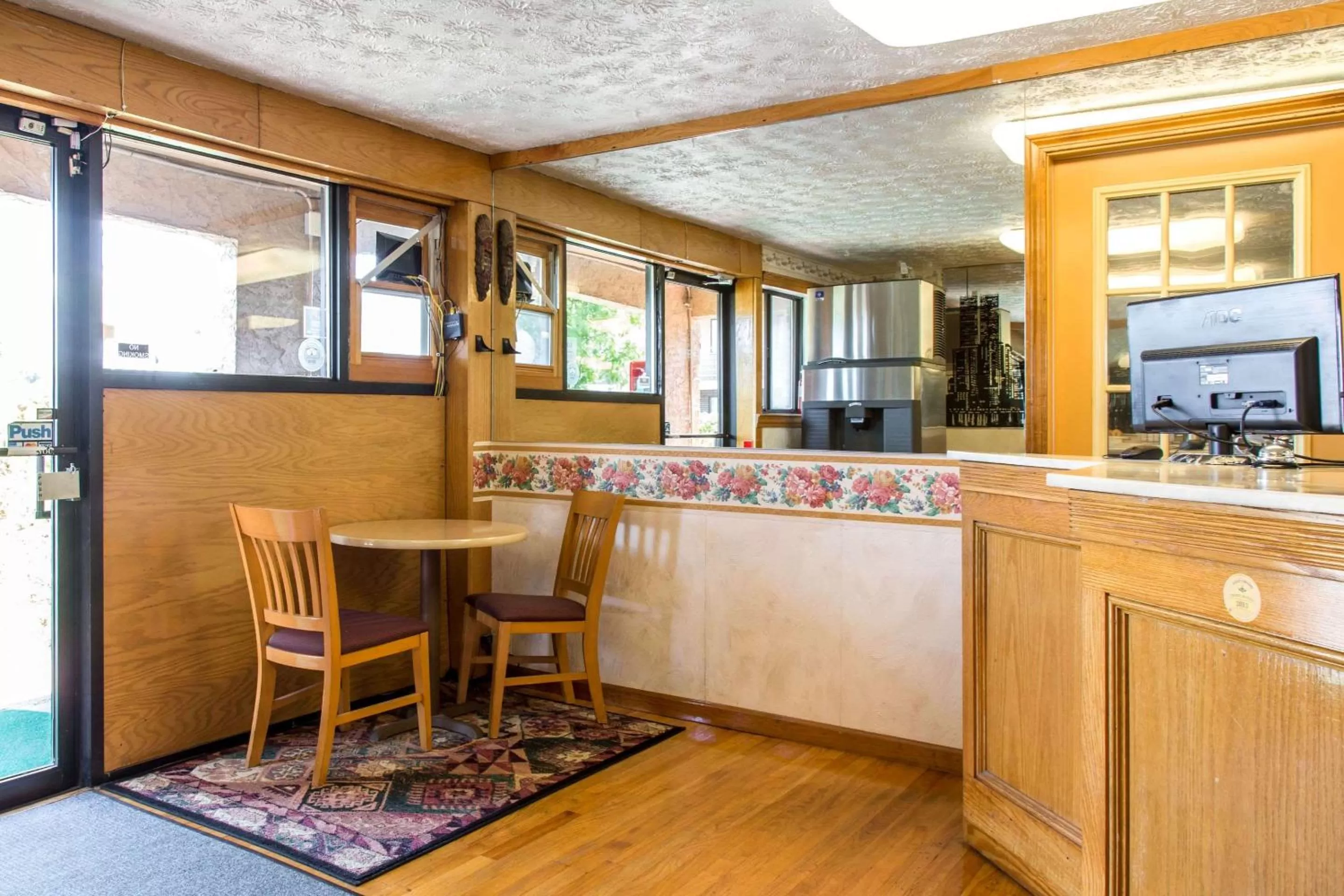 Lobby or reception in Rodeway Inn & Suites Branford - Guilford