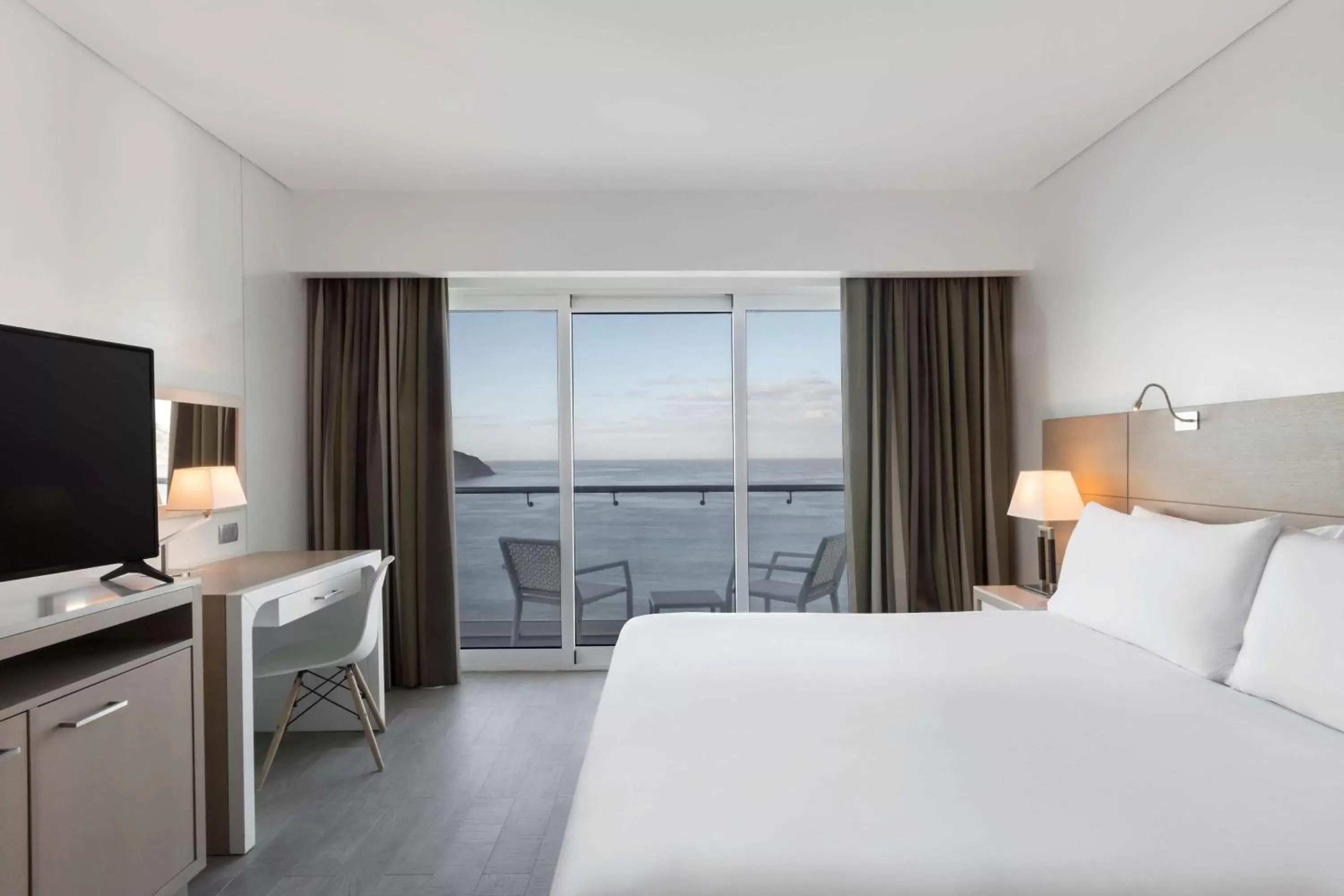 Bedroom, Bed in DoubleTree by Hilton Mazatlan, SIN Bedroom, Bed in DoubleTree by Hilton Mazatlan, SIN