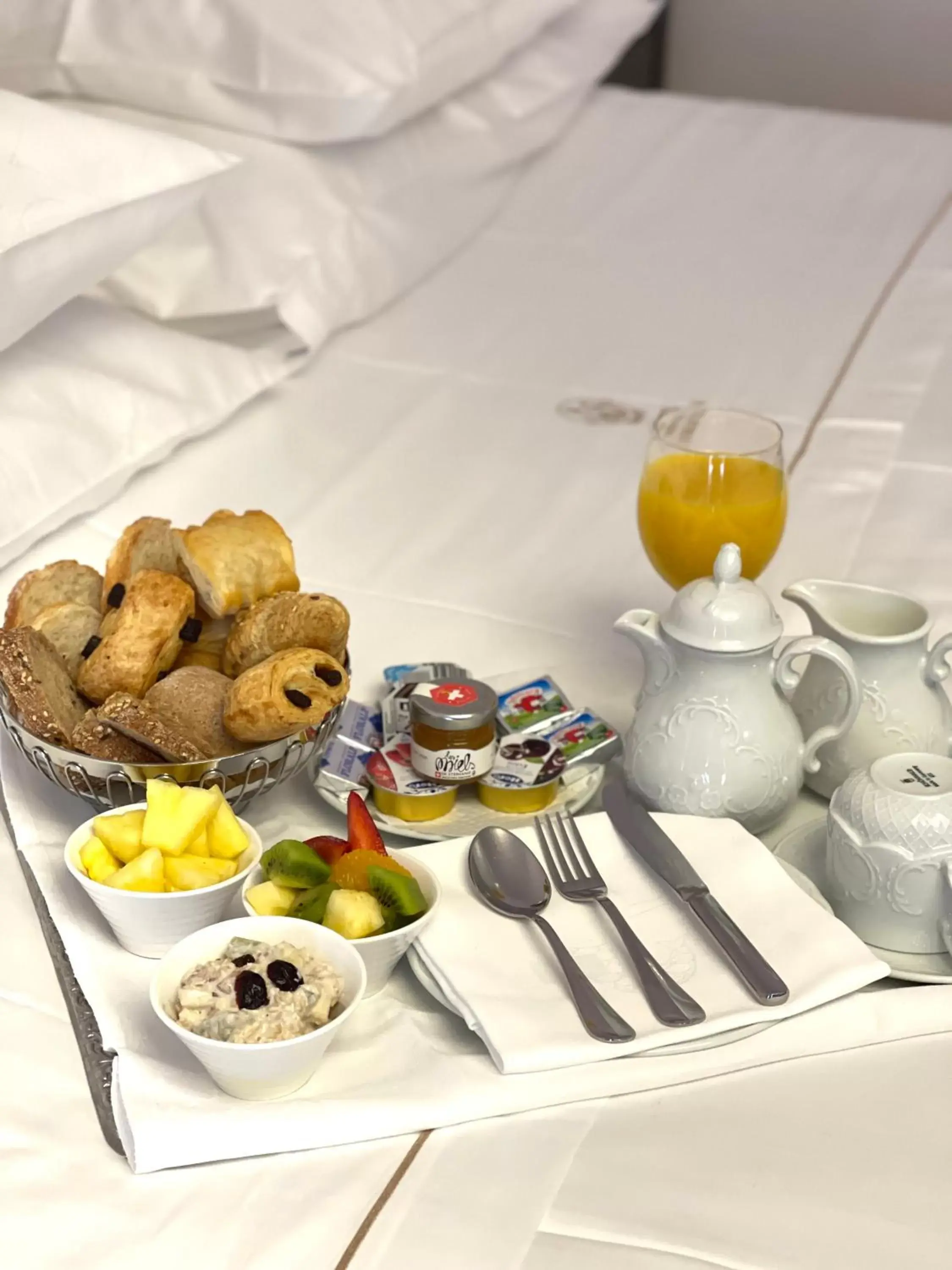 Breakfast, Bed in Hotel Adriatica Breakfast, Bed in Hotel Adriatica