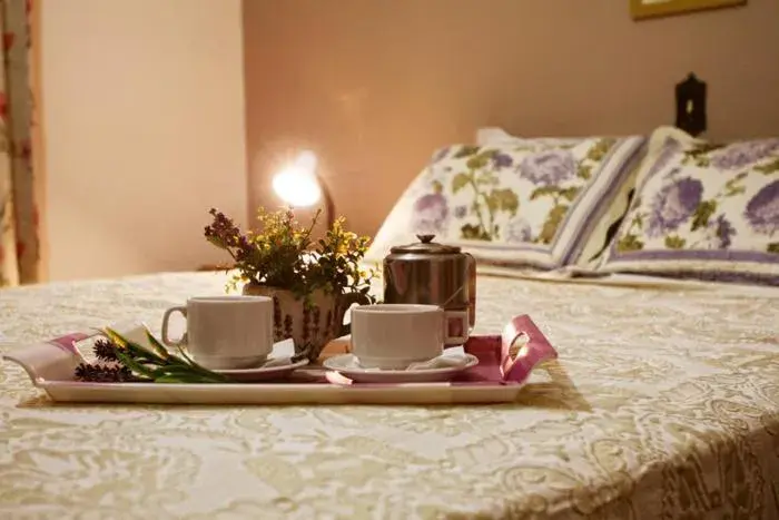 Bedroom, Breakfast in Hotel Blumenhof