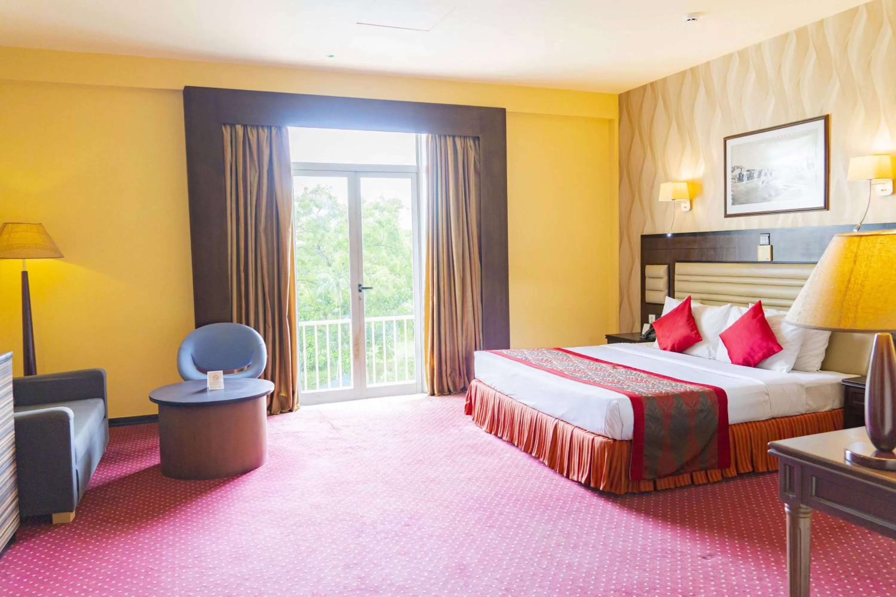 Photo of the whole room, Bed in Ramada Katunayake