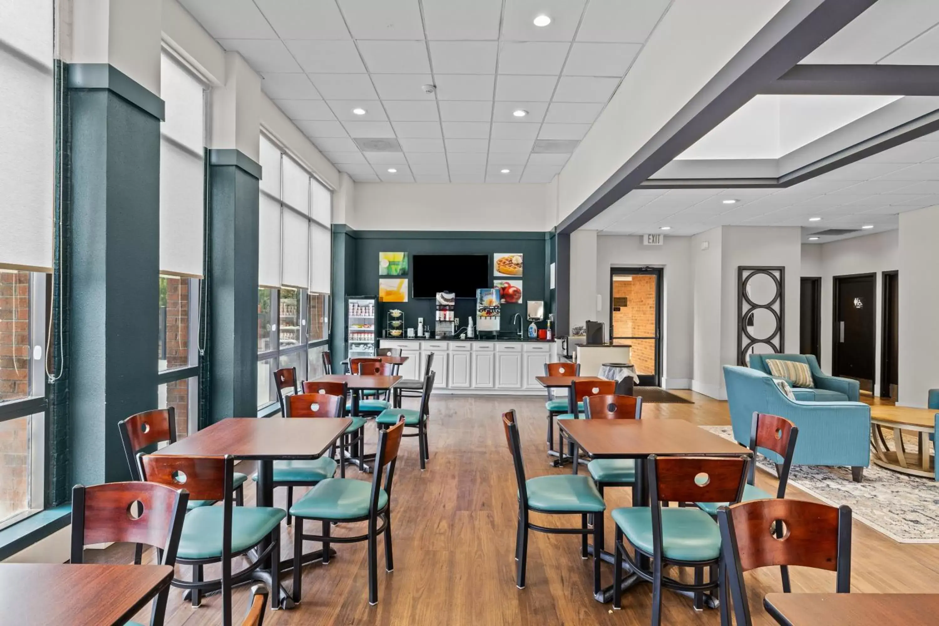 Breakfast in Garnet Inn & Suites, Morehead City near Atlantic Beach Breakfast in Garnet Inn & Suites, Morehead City near Atlantic Beach