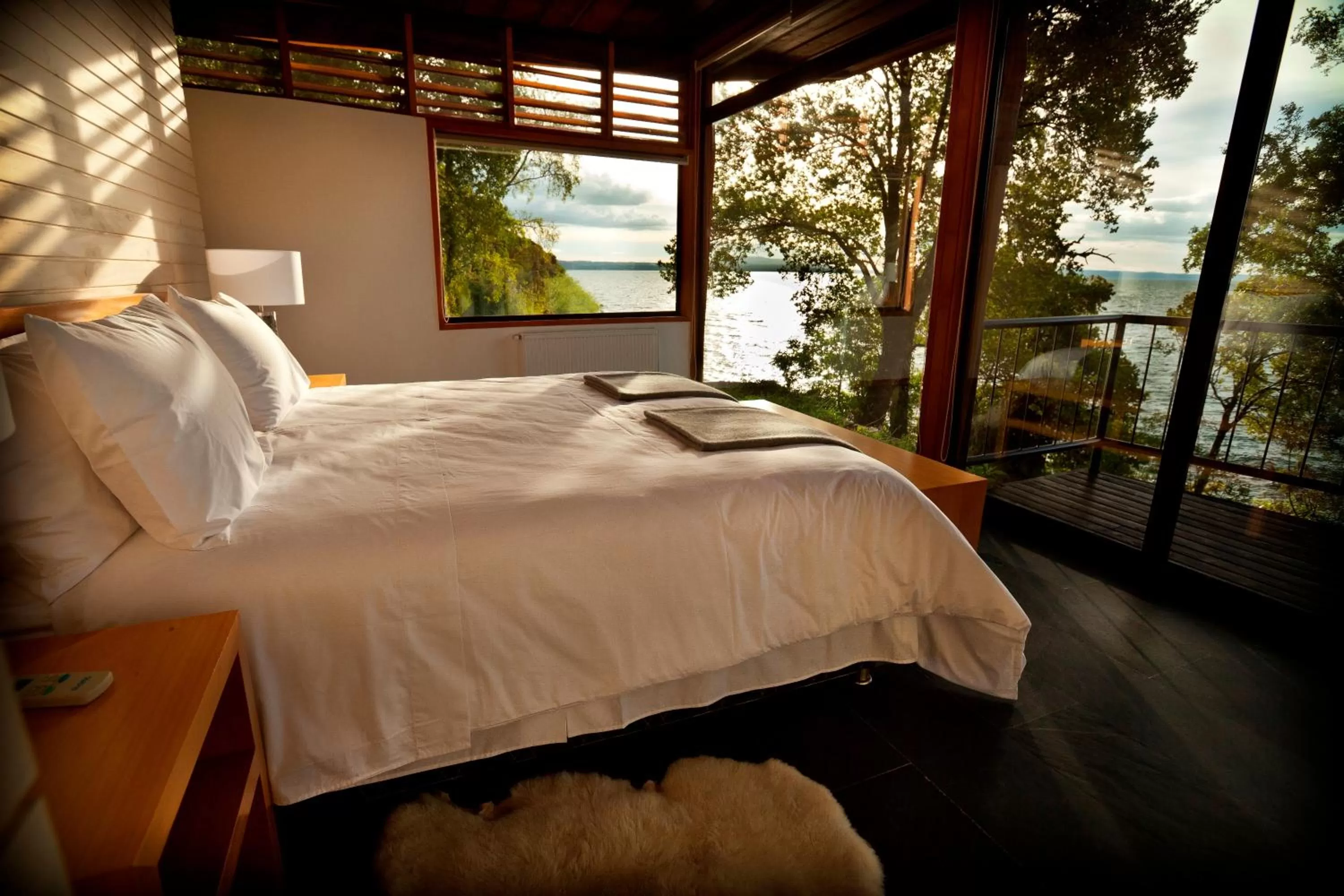 Balcony/Terrace, Bed in Hotel Antumalal