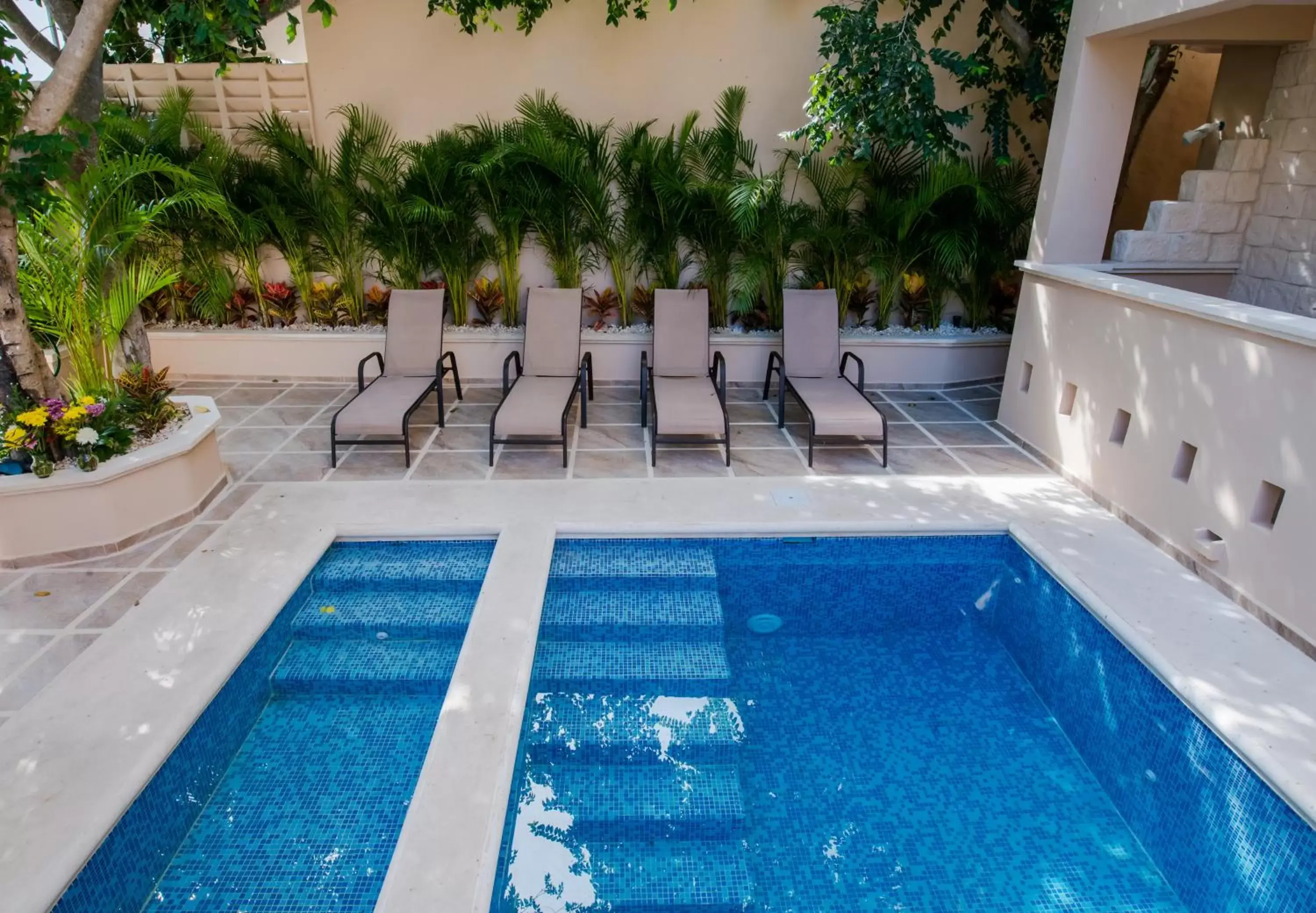 Swimming Pool in Casa Leo