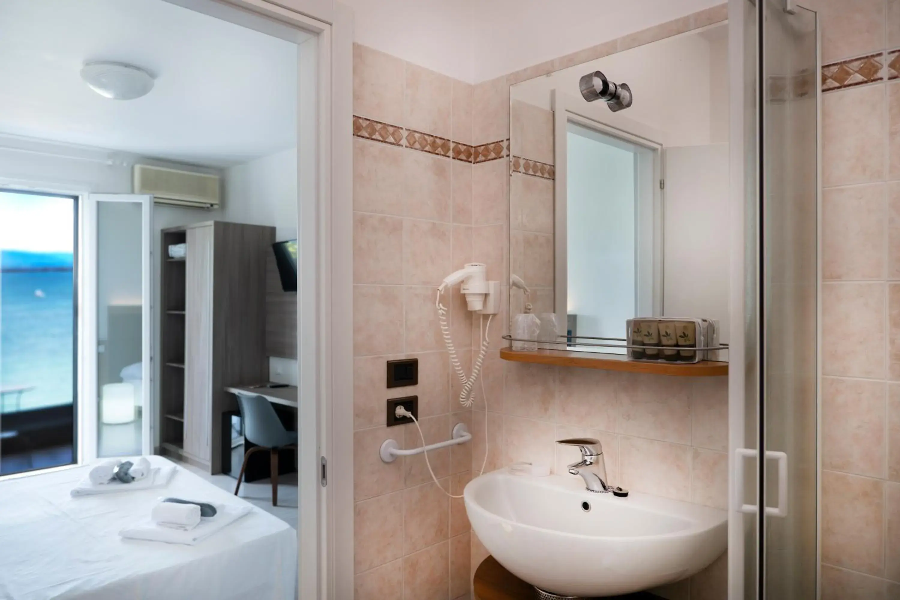 Bathroom in Hotel Riviera