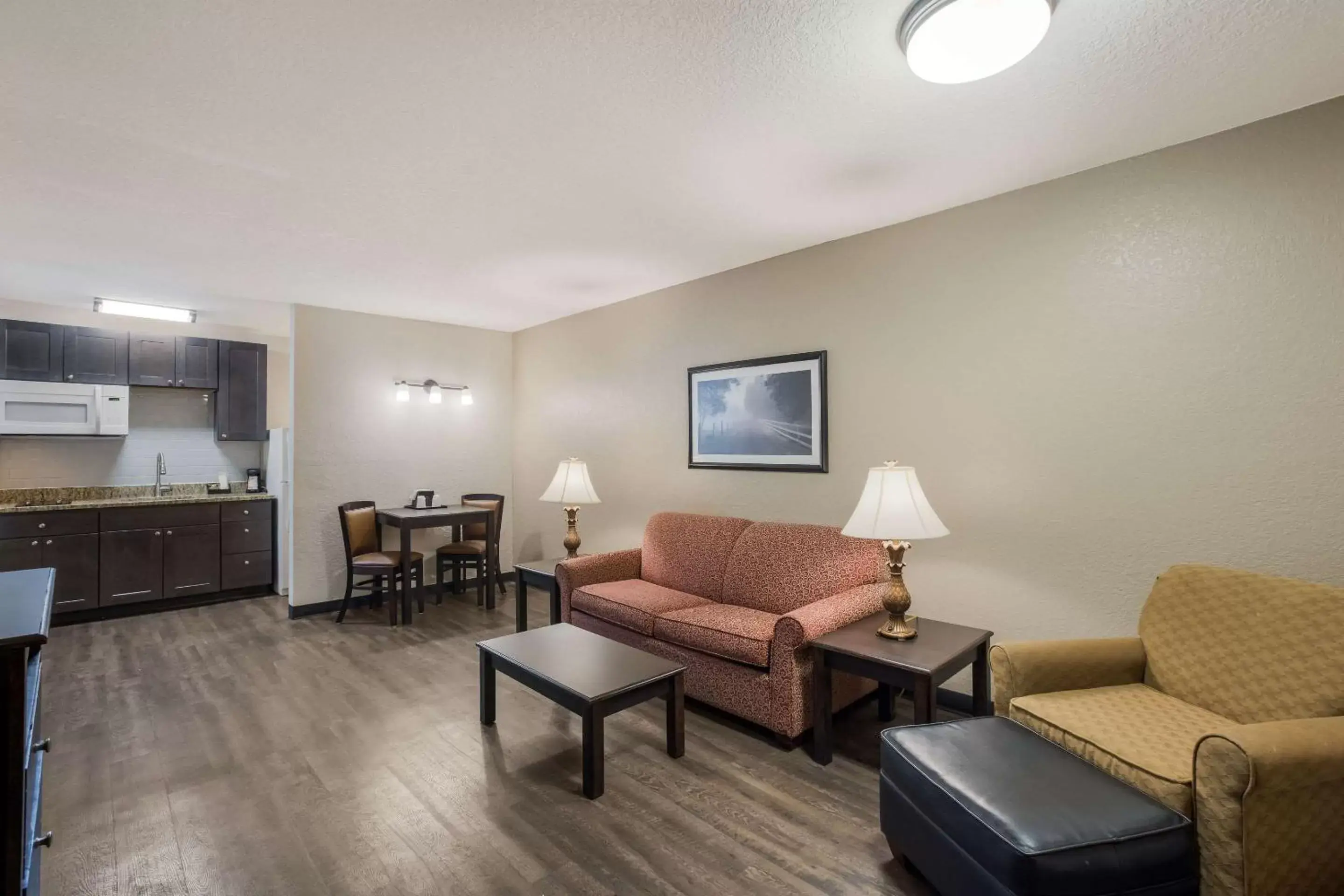 Bedroom, Seating Area in Econo Lodge