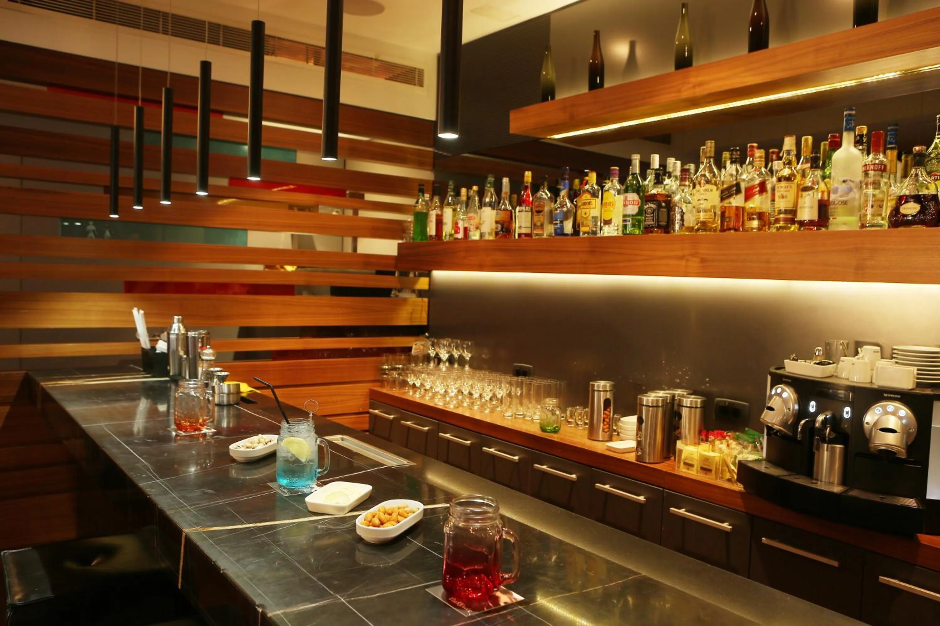 Lounge or bar in ParkTower Suites