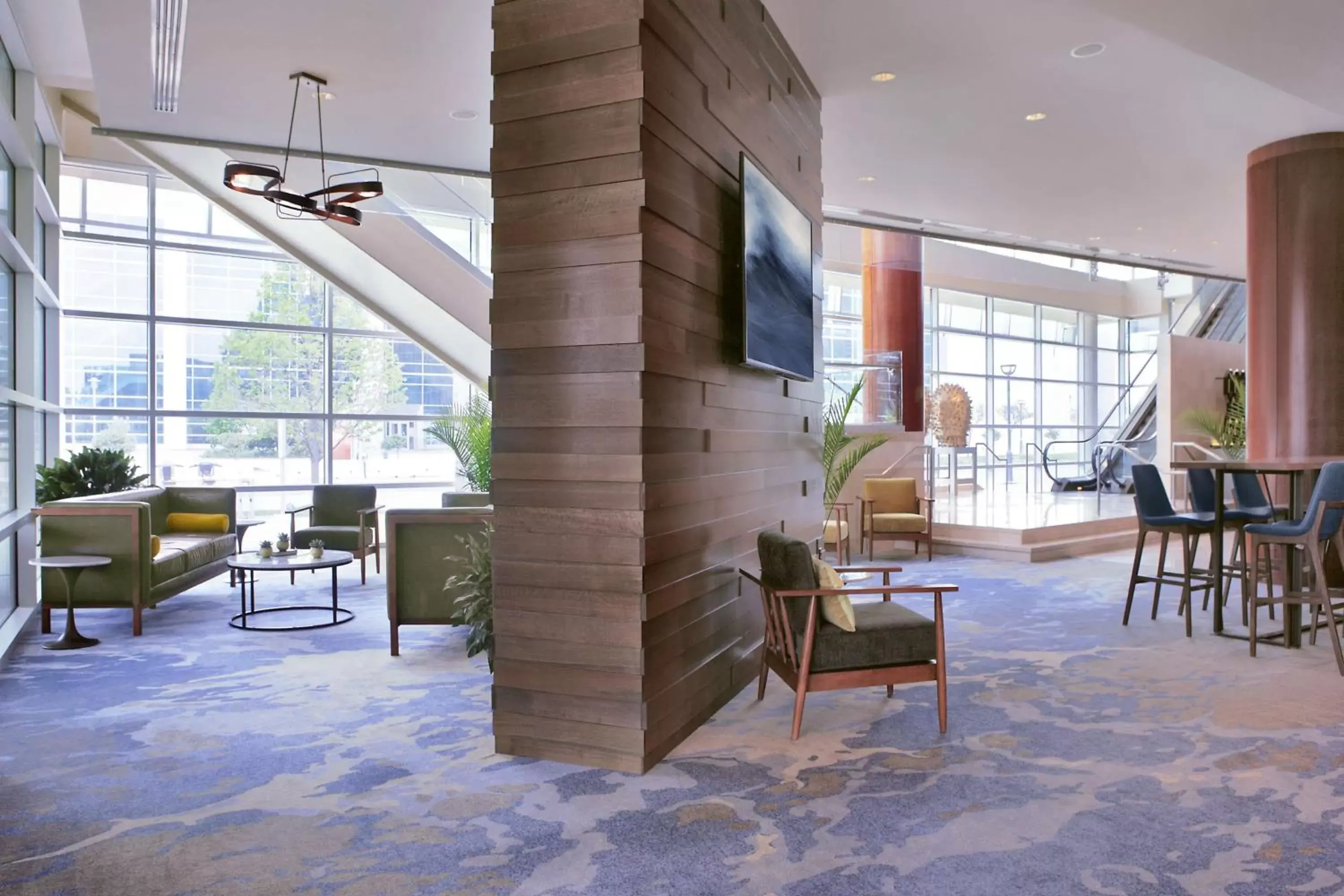 Lobby or reception in Hilton Omaha