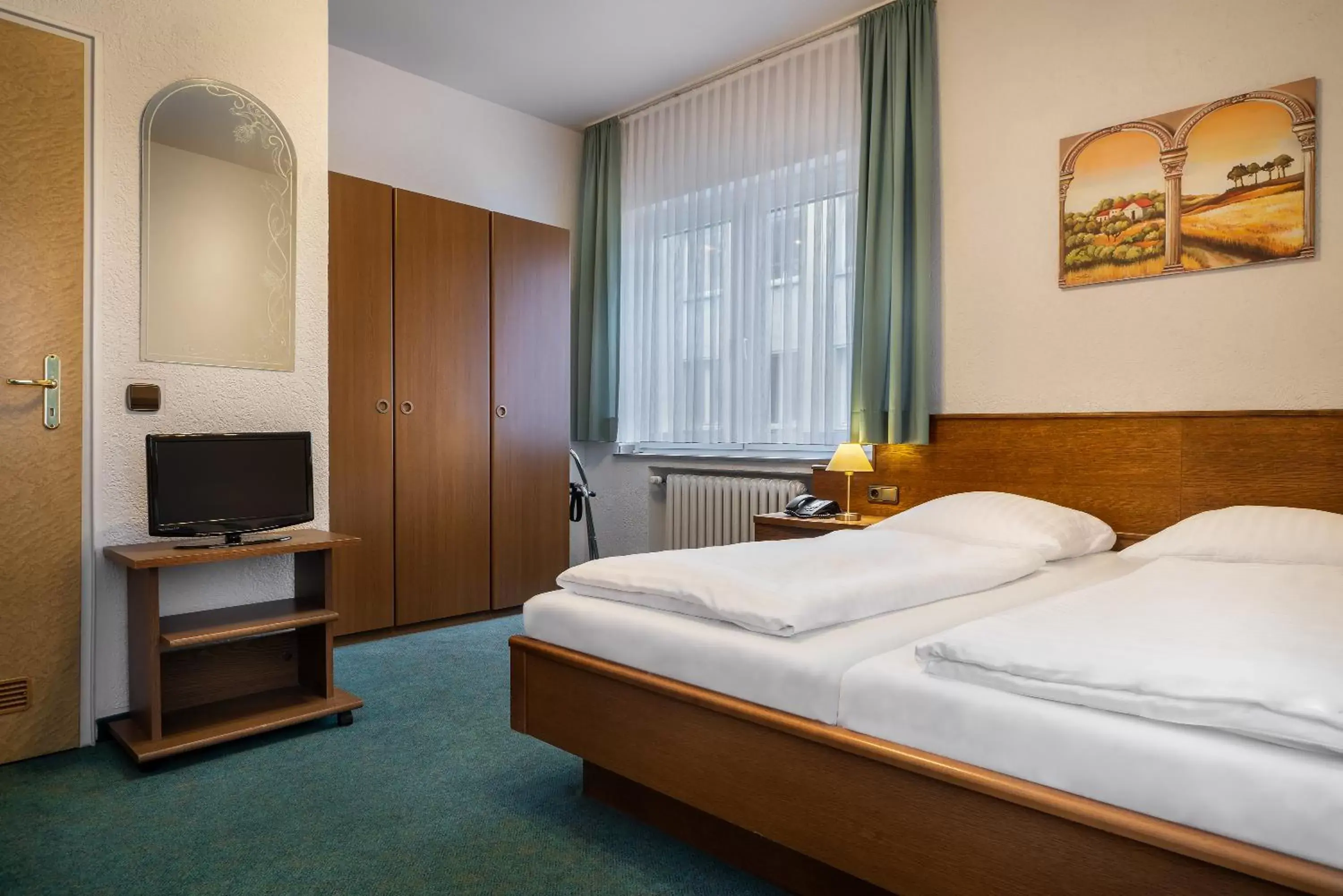 TV and multimedia, Bed in Novum Hotel Engelbertz