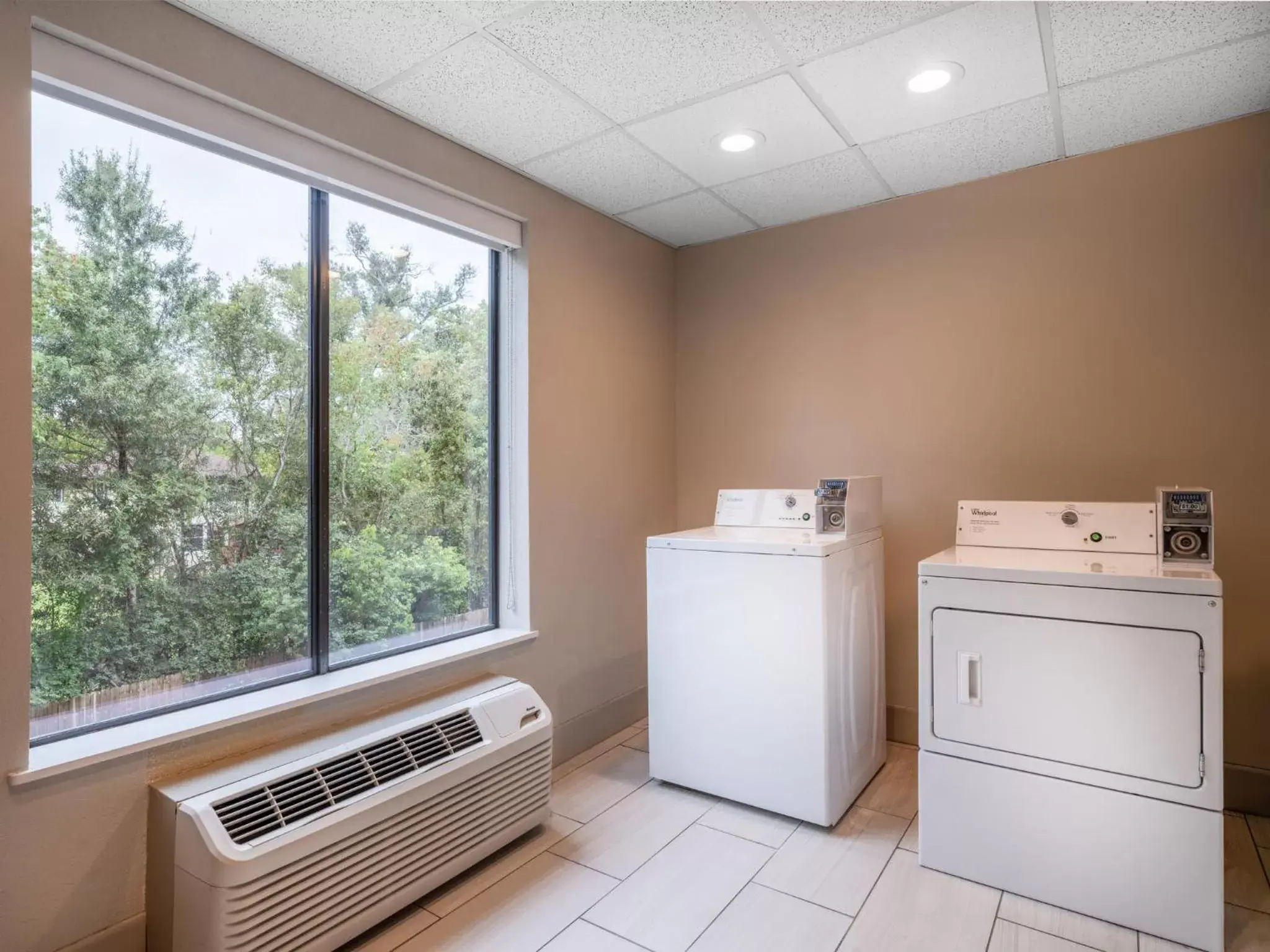 Other, Kitchen/Kitchenette in Holiday Inn Express Hotel & Suites Beaumont Northwest, an IHG Hotel