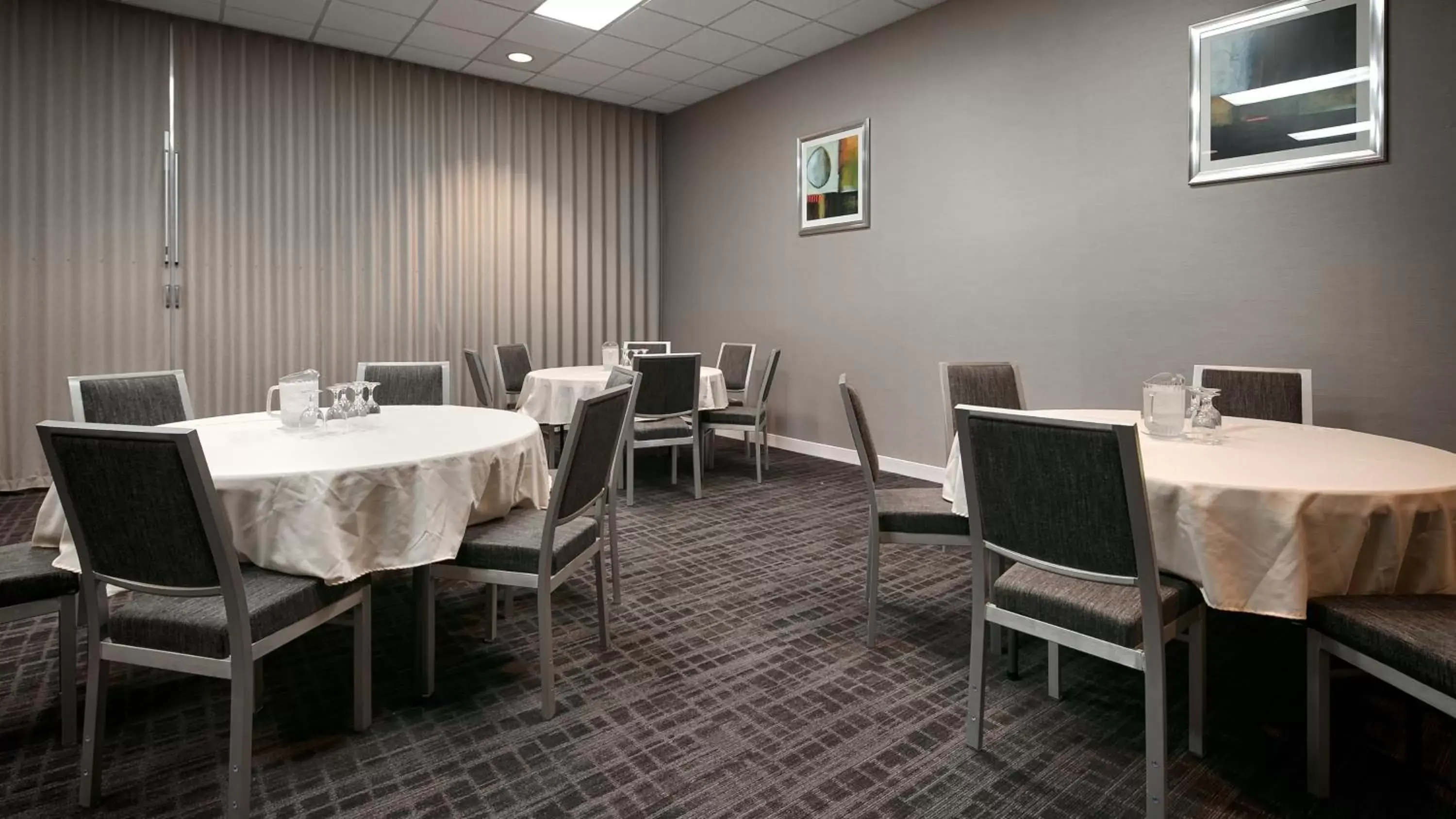 Meeting/conference room, Restaurant/Places to Eat in Best Western Cascadia Inn