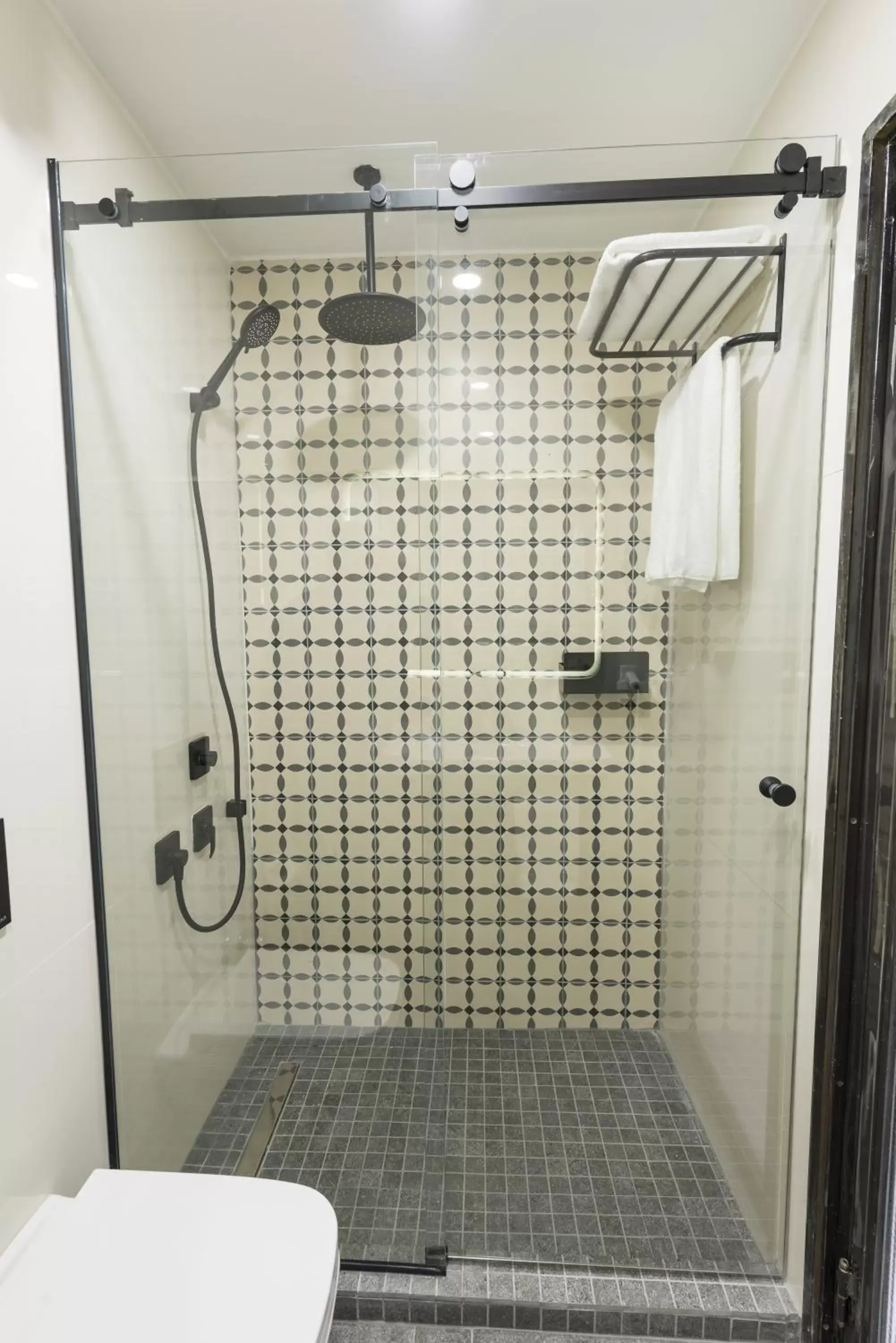Shower, Bathroom in Fitas Oda Beyoğlu