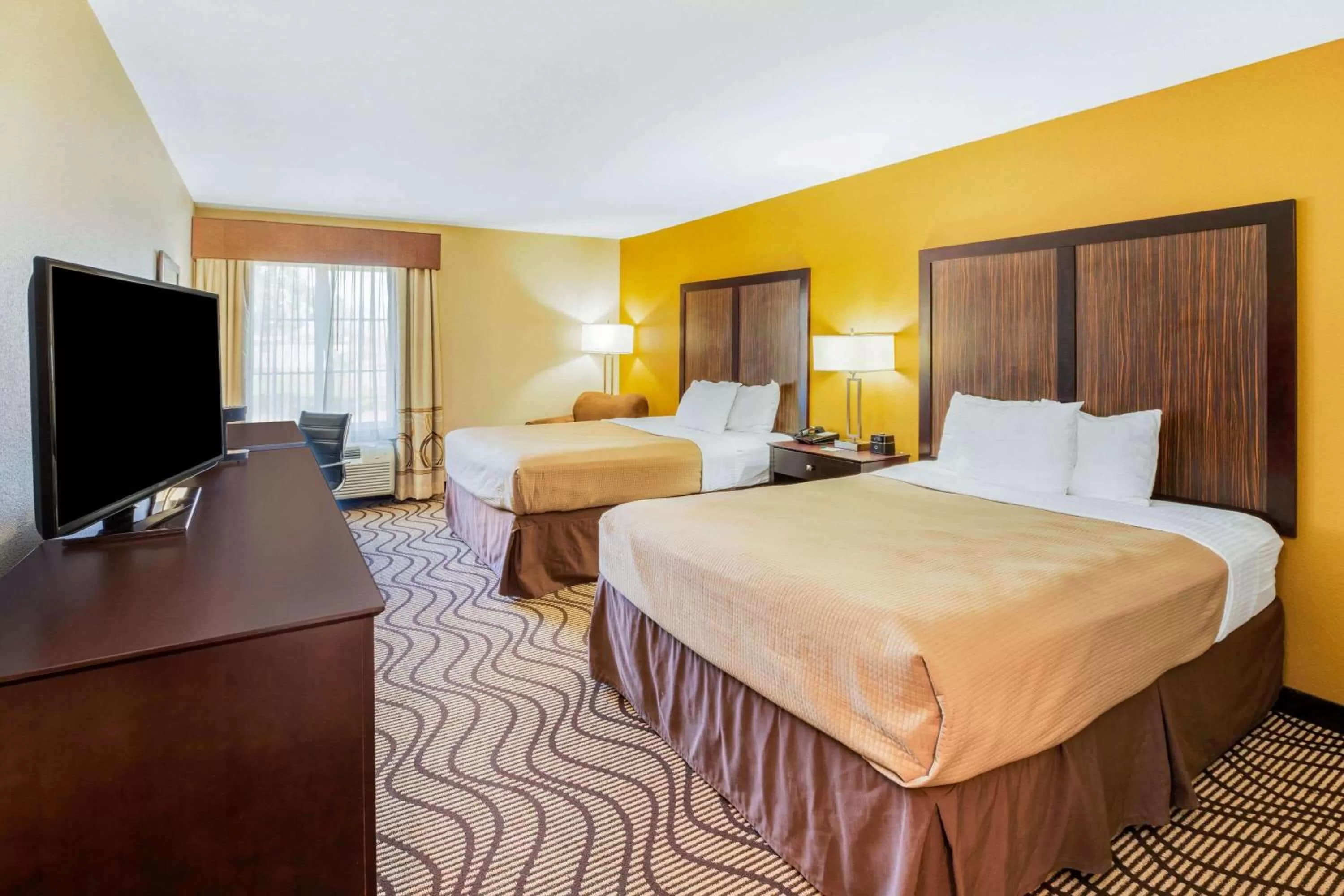 Photo of the whole room in La Quinta by Wyndham Floresville