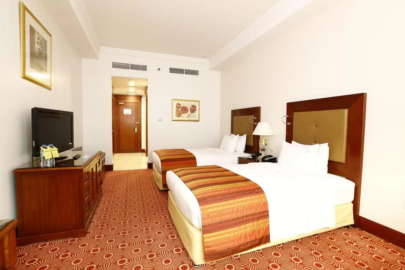 Bedroom, Bed in Sunday Hotel Holiday international Dubai