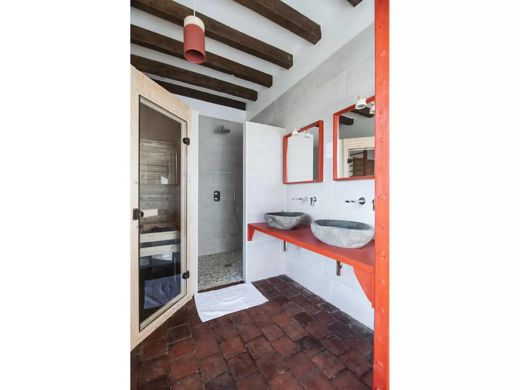 Bathroom in Jardin des Sens, la Rente d'Eguilly