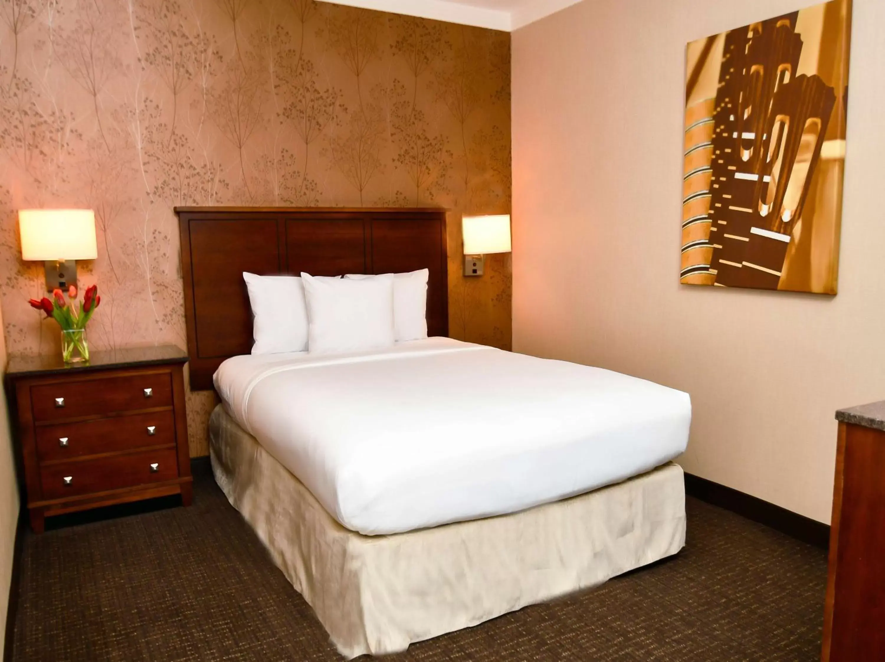 Bed in Embassy Suites by Hilton Austin Downtown South Congress