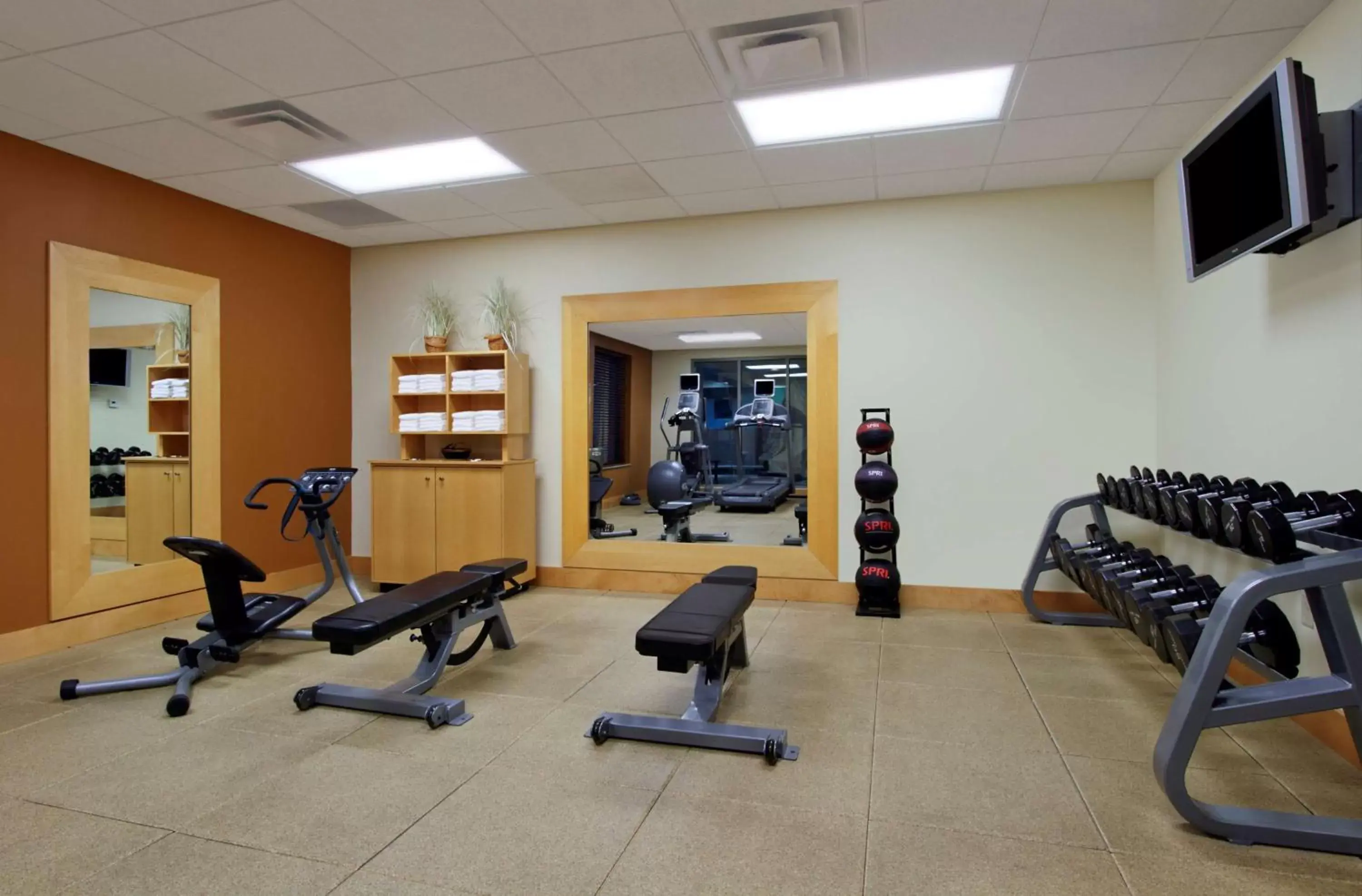 Fitness centre/facilities, Fitness Center/Facilities in Hilton Garden Inn Columbus-University Area