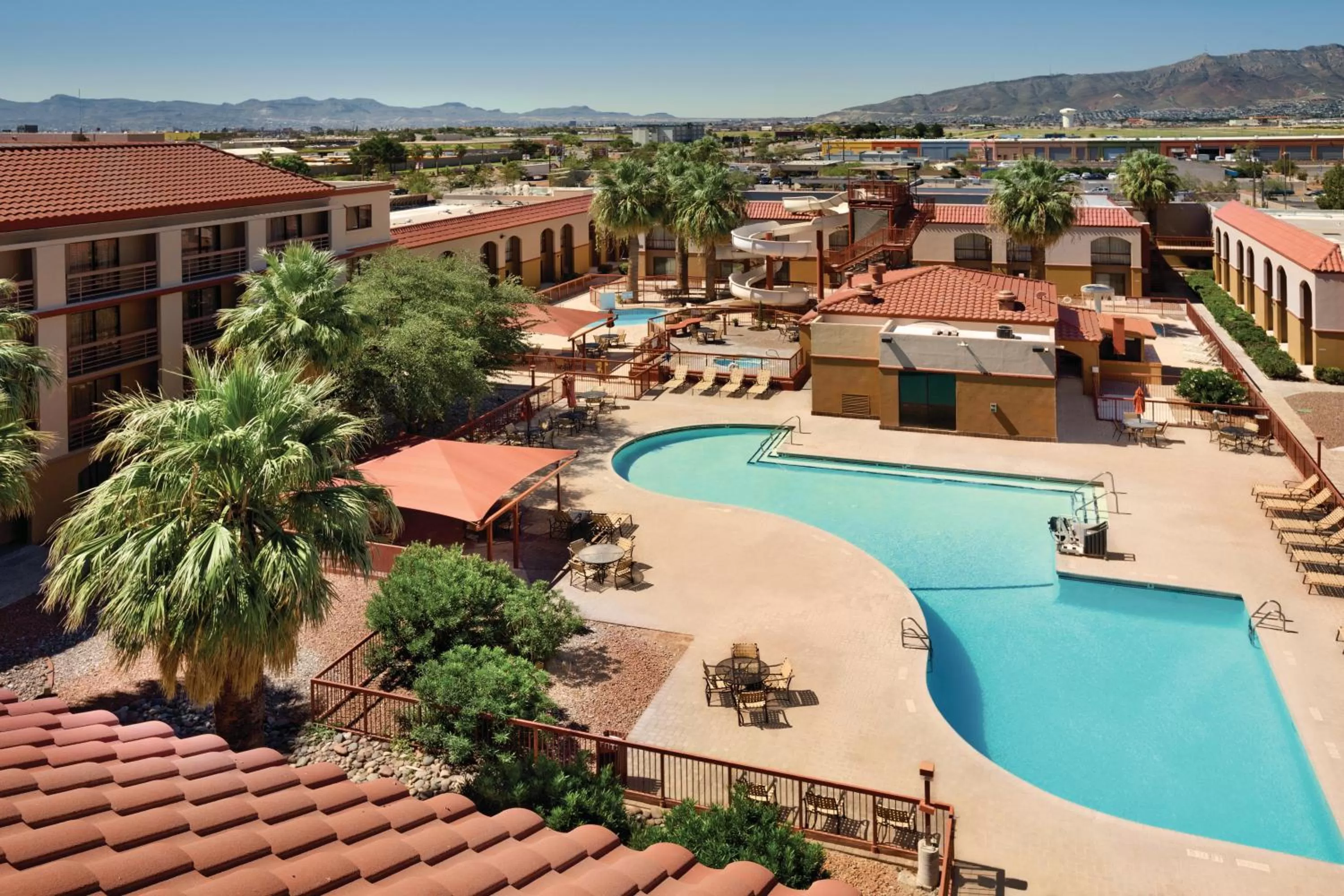 Swimming pool in Wyndham El Paso Airport and Water Park
