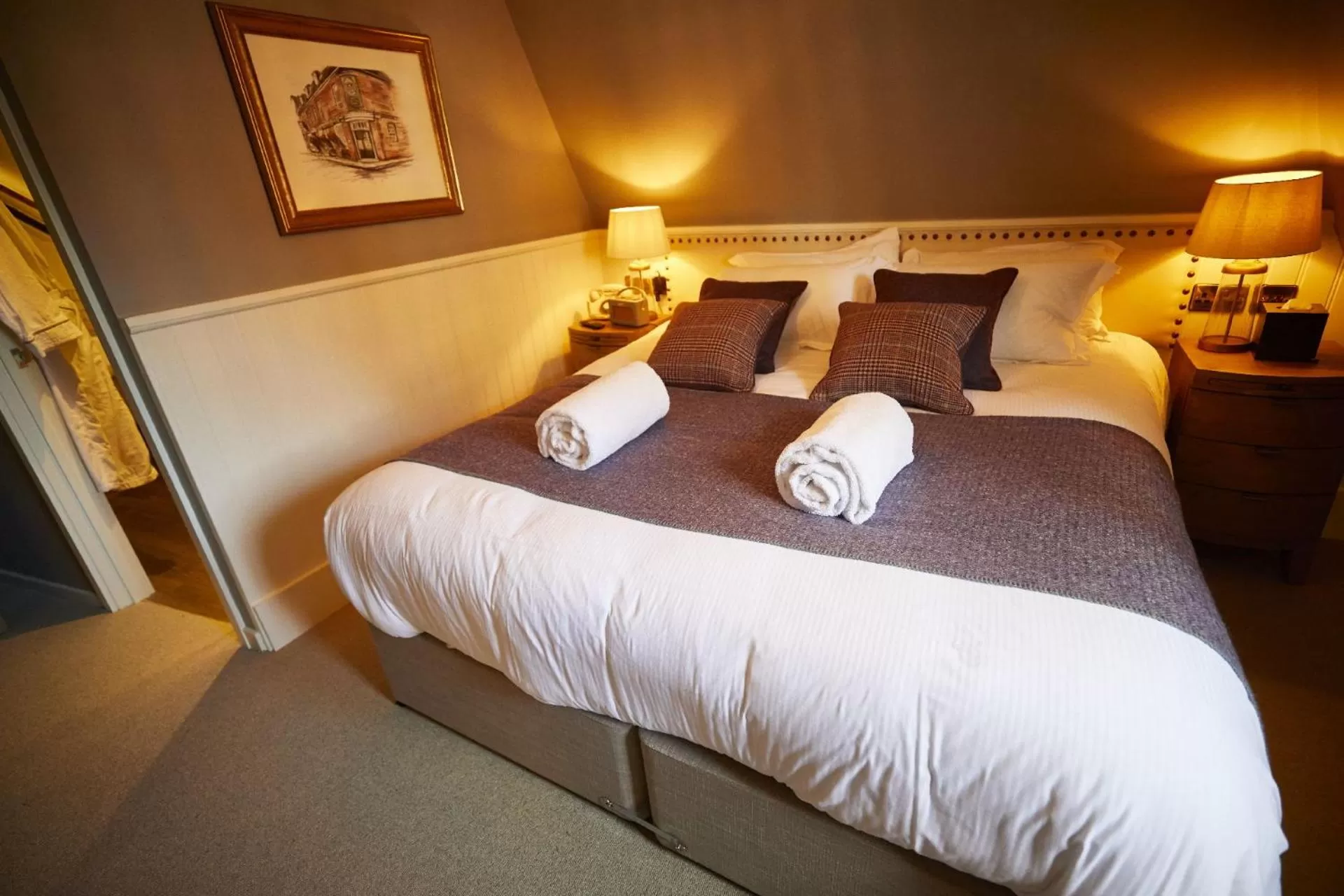 Photo of the whole room, Bed in Wykeham Arms