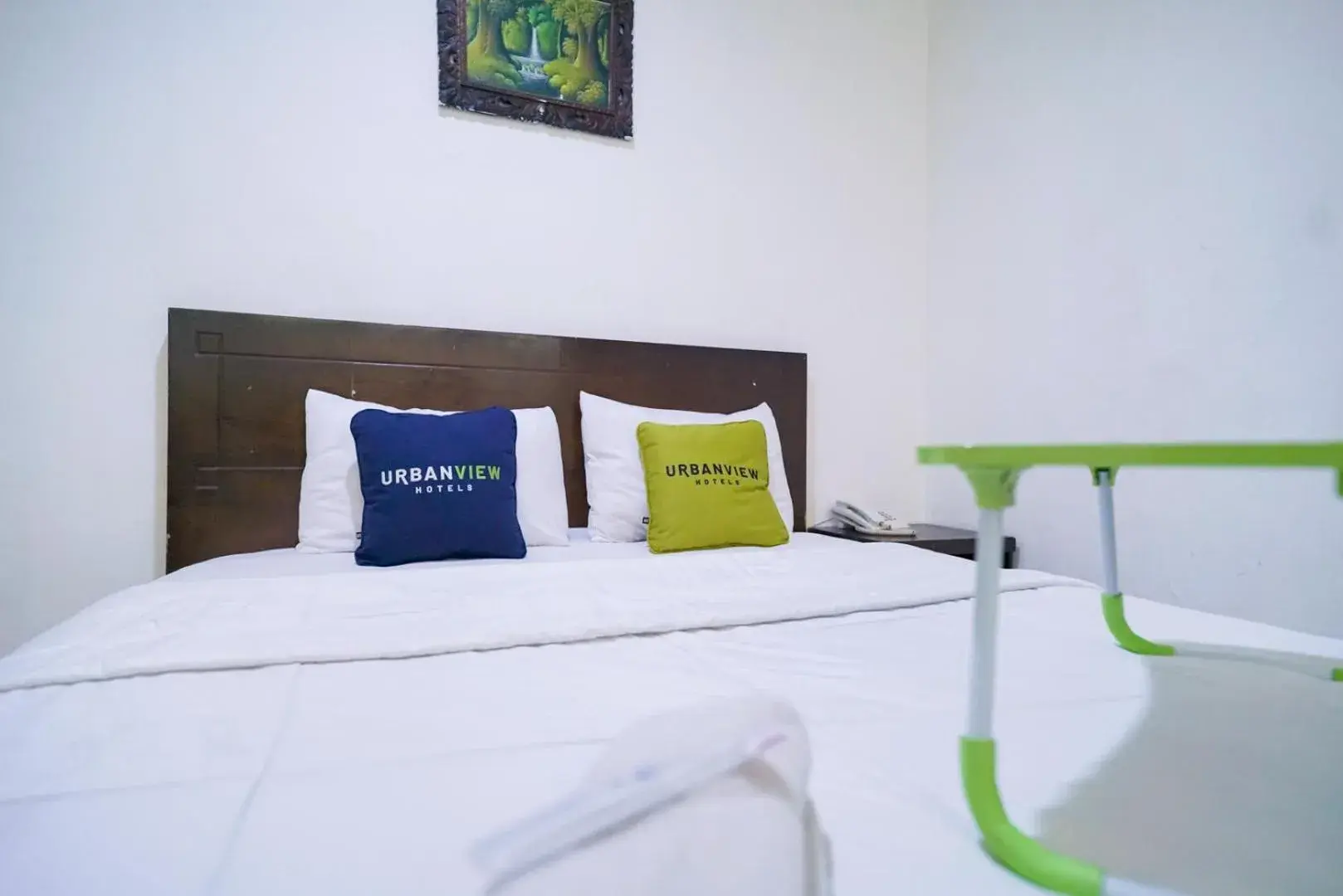 Bedroom, Bed in Urbanview Hotel Bes Mangga Besar