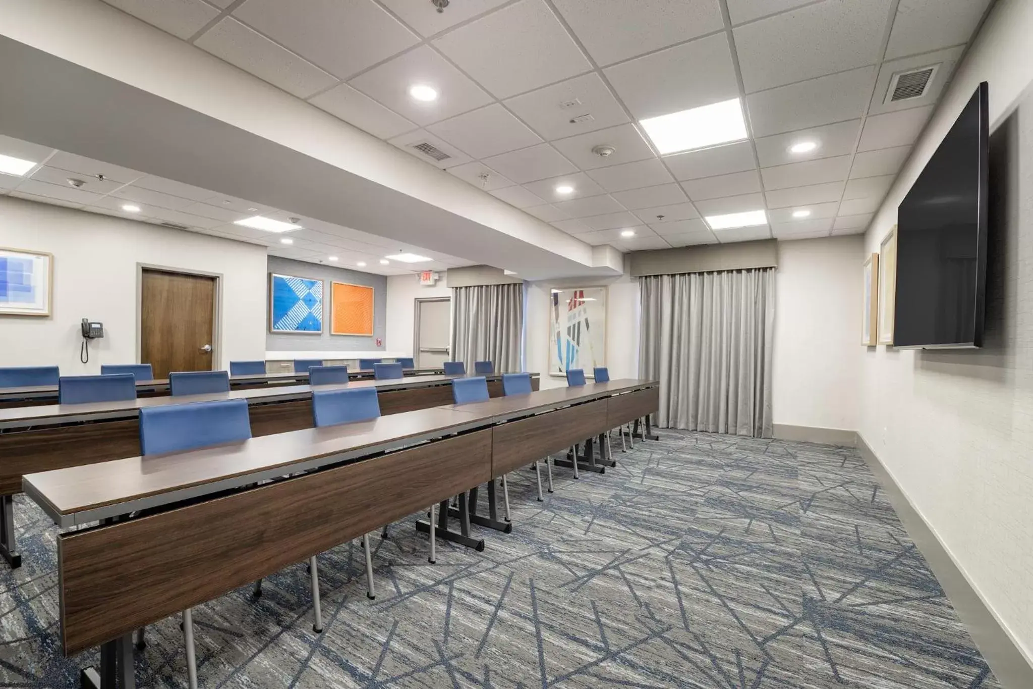 Meeting/conference room in Holiday Inn Express Hotel & Suites Festus-South St. Louis, an IHG Hotel