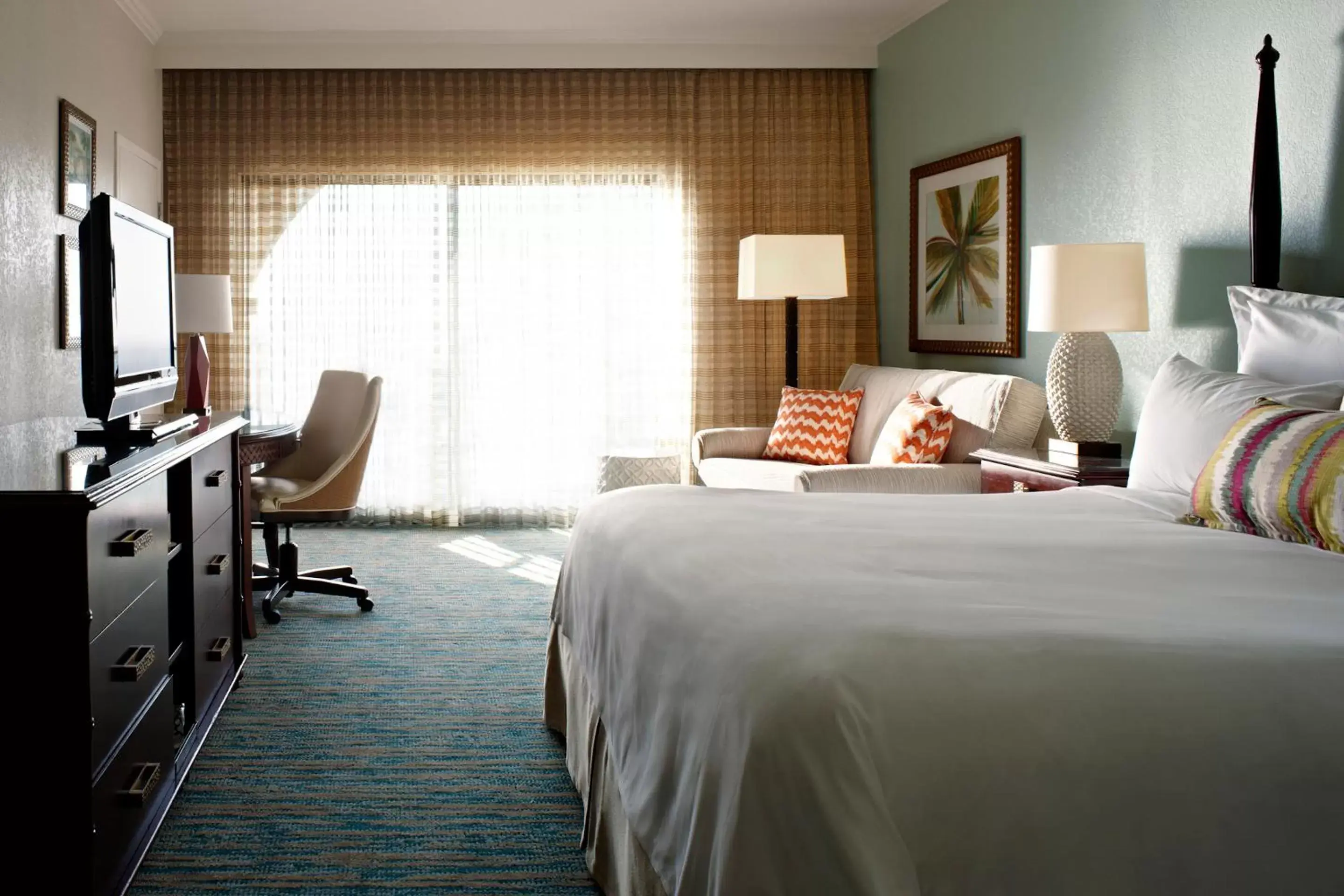 Bedroom, Bed in Grand Cayman Marriott Resort