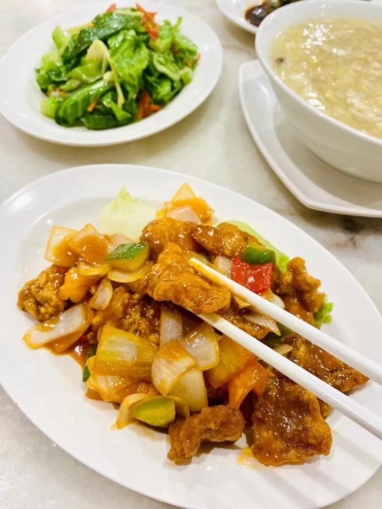 Restaurant/places to eat in Pantai Inn Kota Kinabalu