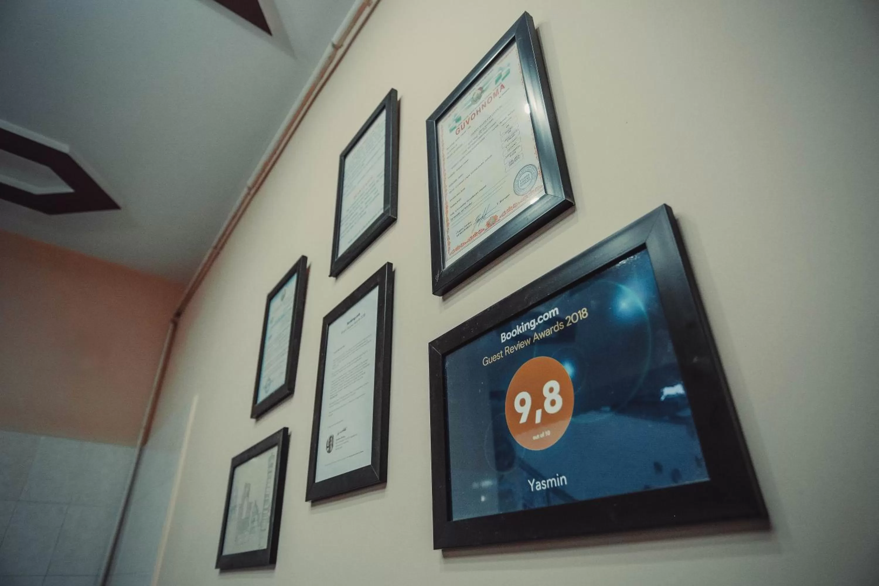 Communal lounge/ TV room in Yasmin