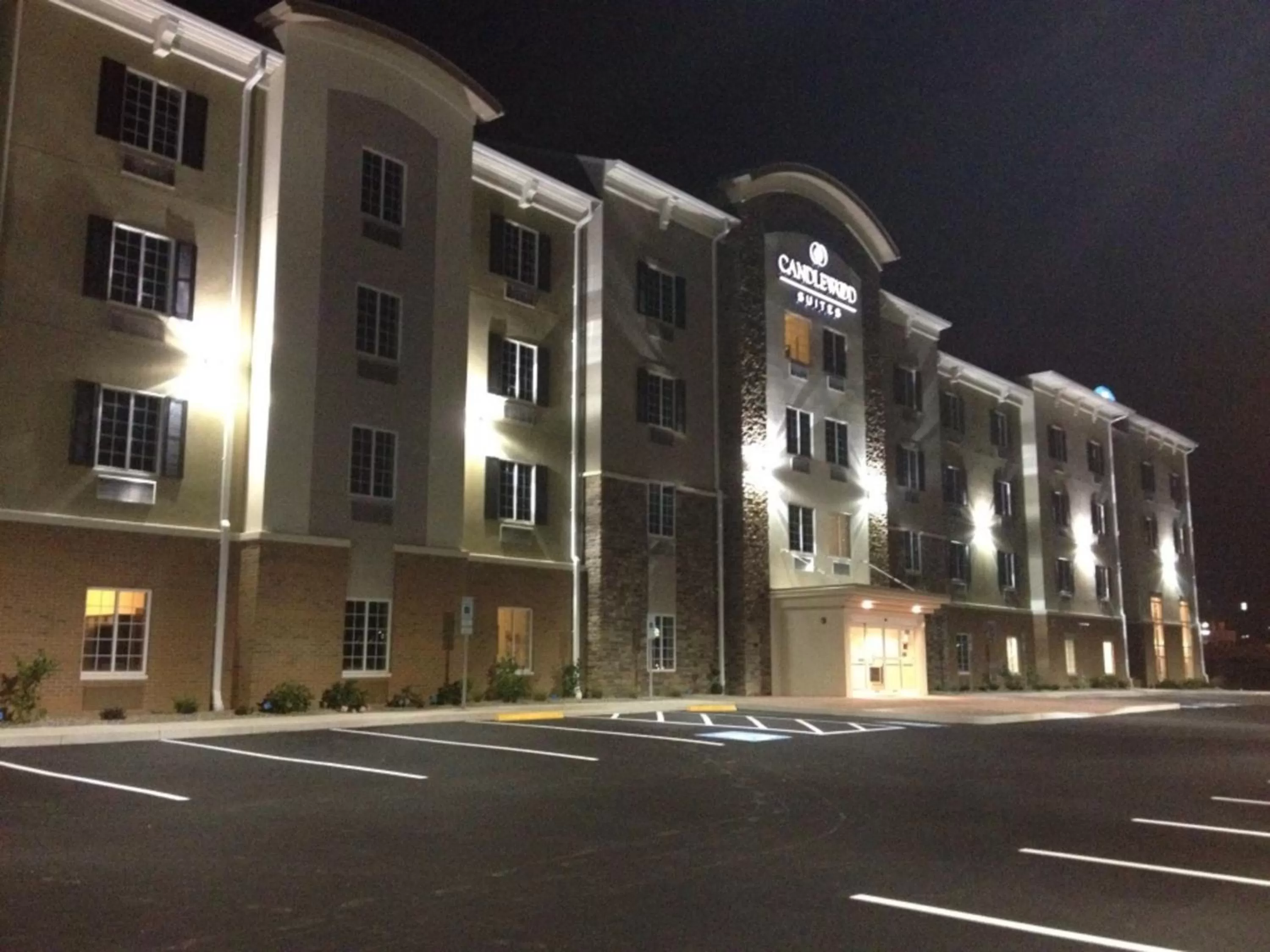 Property building in Candlewood Suites Youngstown W - I-80 Niles Area by IHG