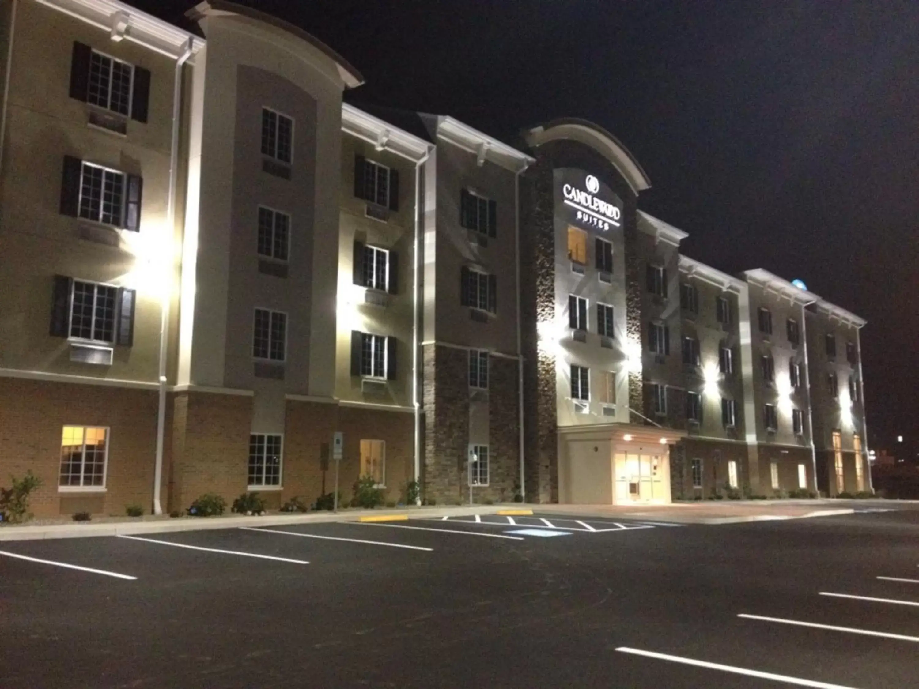 Property Building in Candlewood Suites Youngstown W - I-80 Niles Area, an IHG Hotel