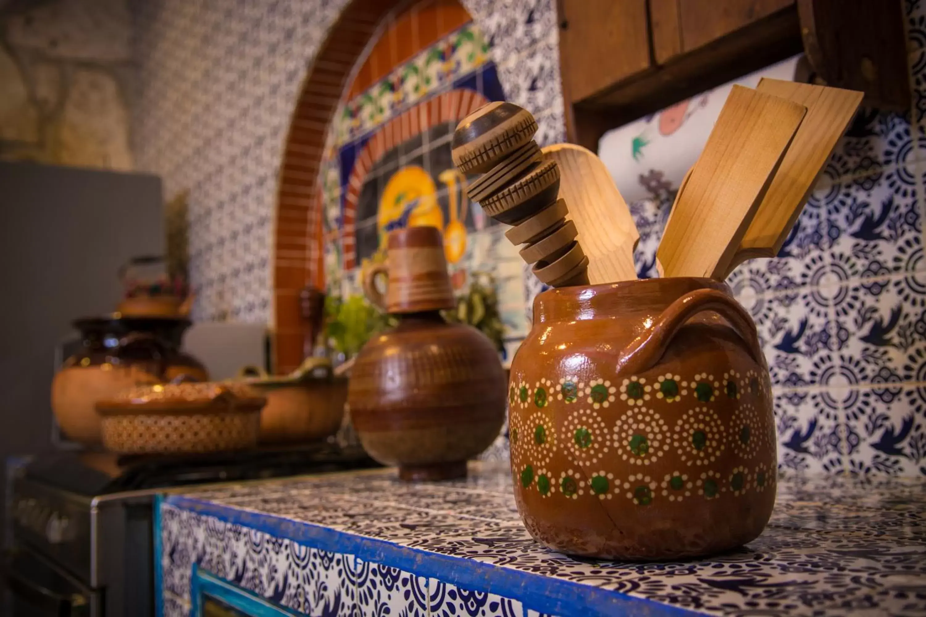 Communal kitchen in Hacienda Boutique B&B and Spa Solo Adultos