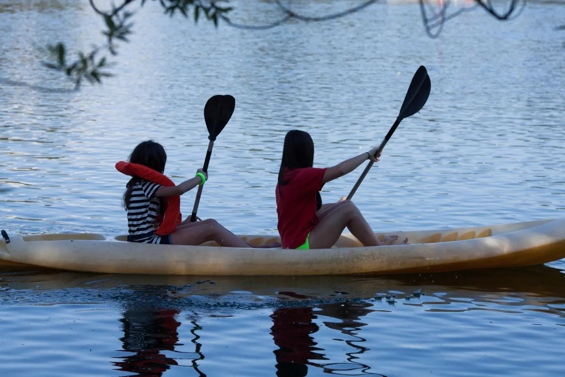 Activities, Canoeing in Plana Resort & SPA