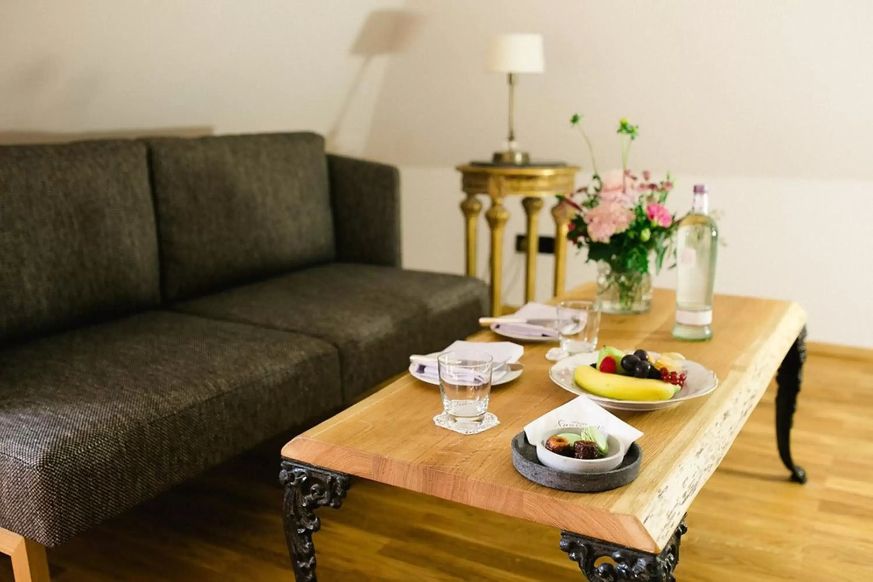 Photo of the whole room, Seating Area in Hotel Villa Sorgenfrei & Restaurant Atelier Sanssouci