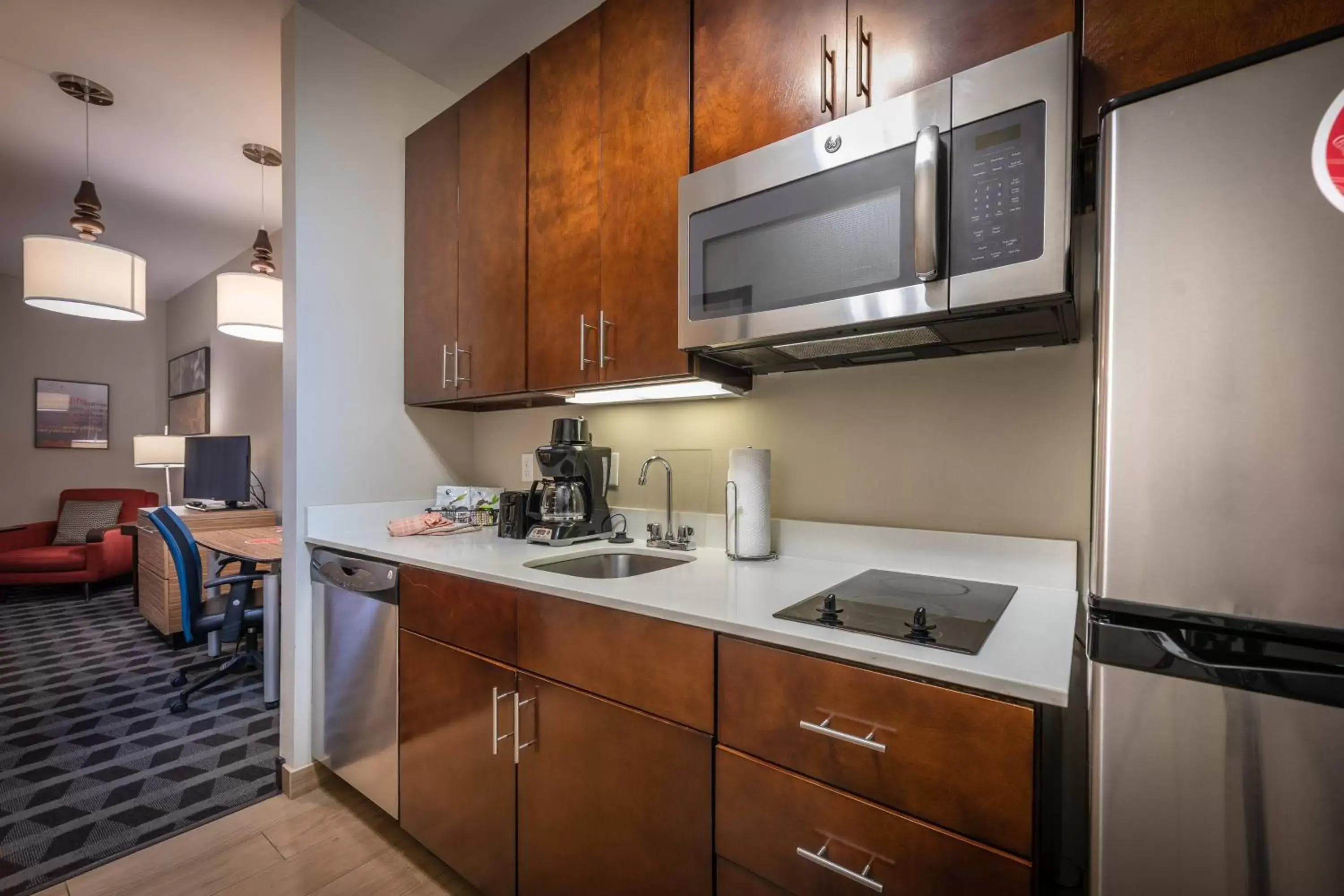 Kitchen or kitchenette, Kitchen/Kitchenette in TownePlace Suites by Marriott New Orleans Harvey/West Bank